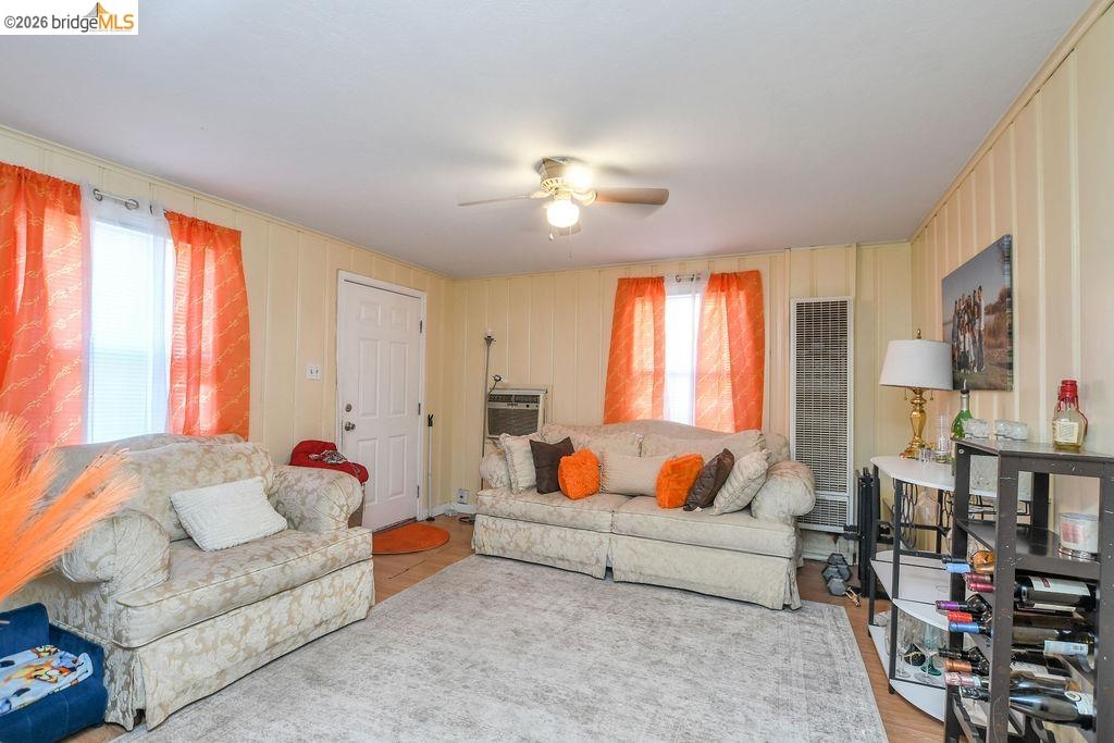 Detail Gallery Image 4 of 37 For 709 W 8th St, Antioch,  CA 94509 - – Beds | – Baths