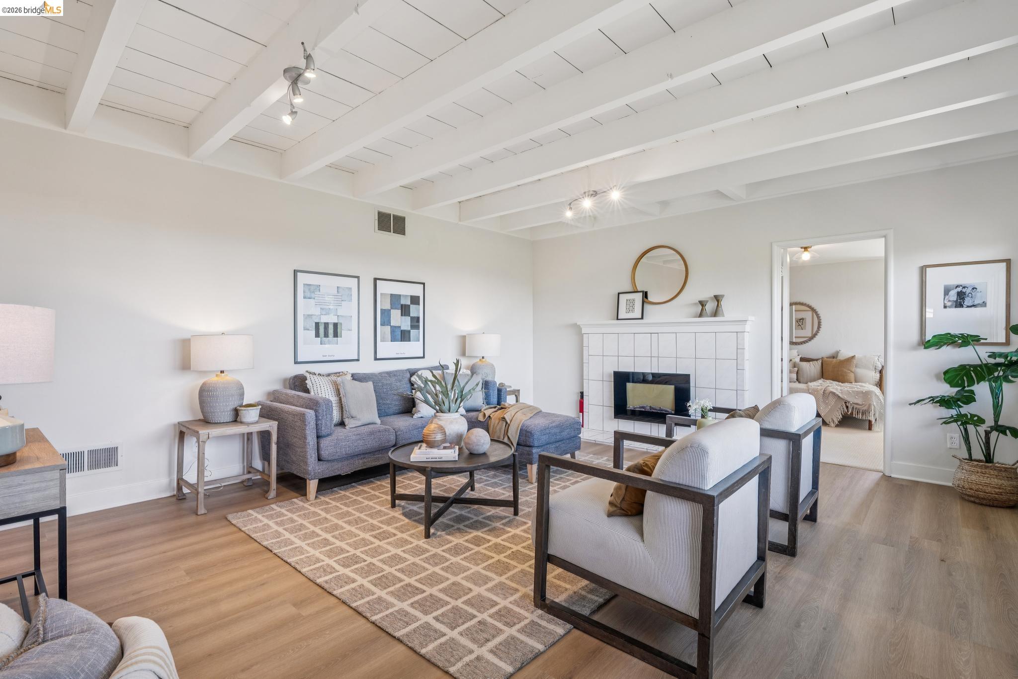 Detail Gallery Image 23 of 47 For 2250 Pelham Pl, Oakland,  CA 94611 - 3 Beds | 2 Baths