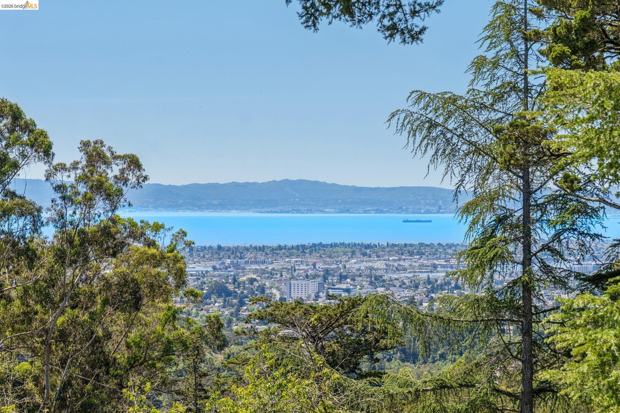 Detail Gallery Image 36 of 47 For 2250 Pelham Pl, Oakland,  CA 94611 - 3 Beds | 2 Baths