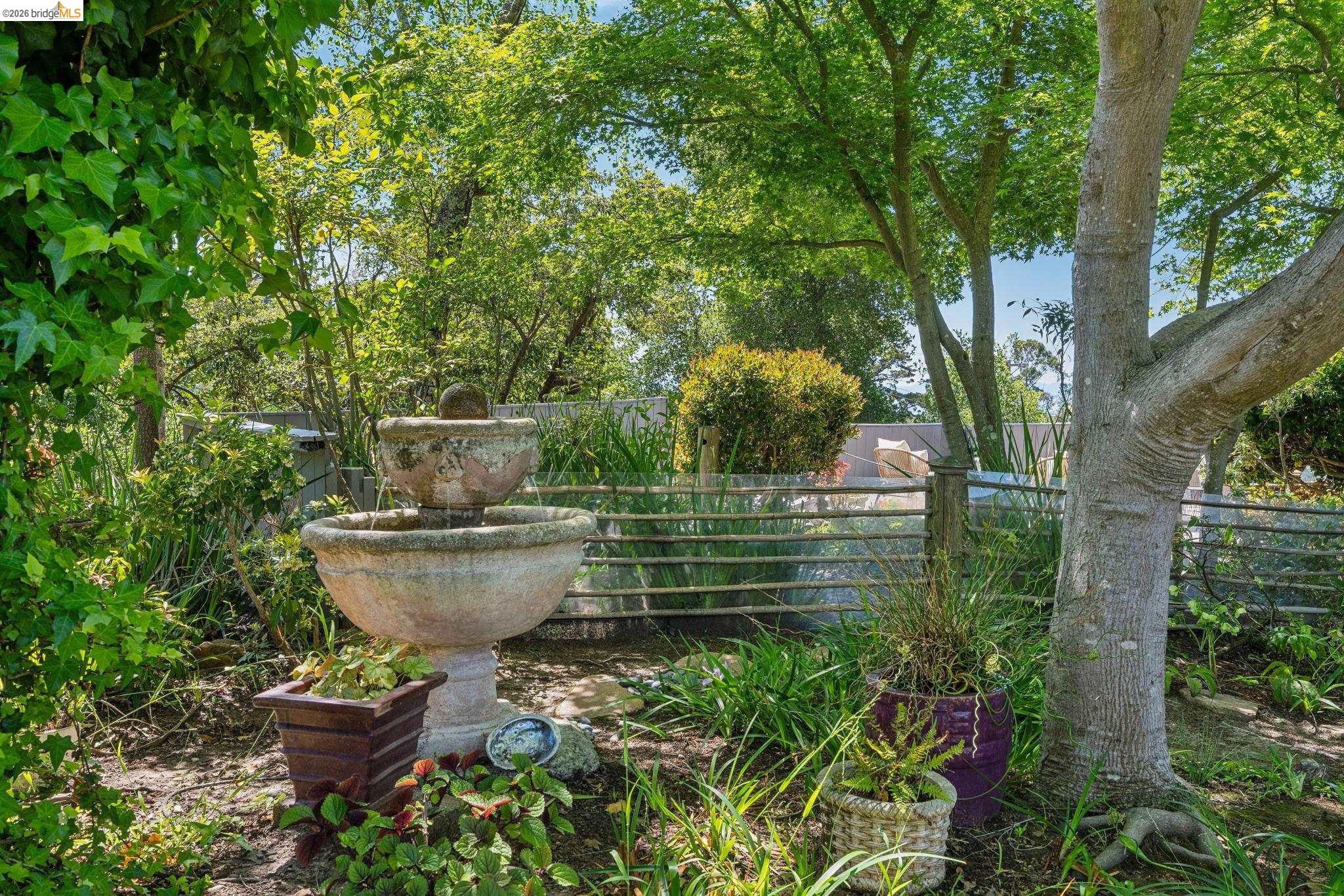 Detail Gallery Image 39 of 47 For 2250 Pelham Pl, Oakland,  CA 94611 - 3 Beds | 2 Baths