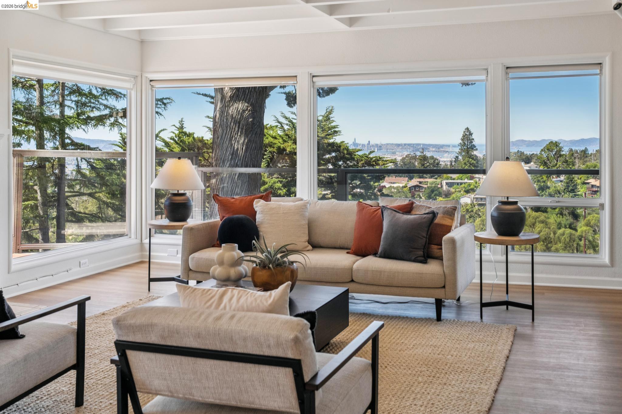 Detail Gallery Image 6 of 47 For 2250 Pelham Pl, Oakland,  CA 94611 - 3 Beds | 2 Baths