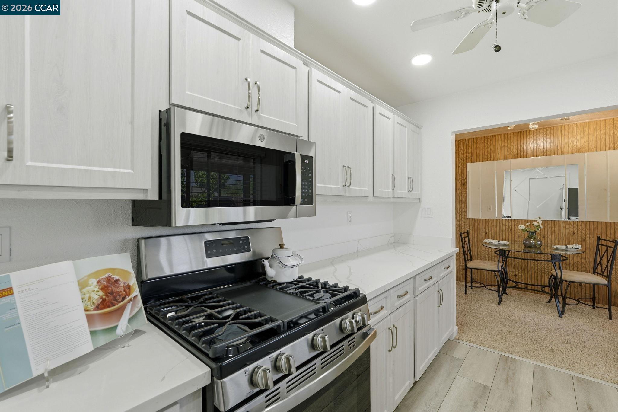 Detail Gallery Image 15 of 29 For 2912 Knoll Dr, Concord,  CA 94520 - 2 Beds | 1 Baths