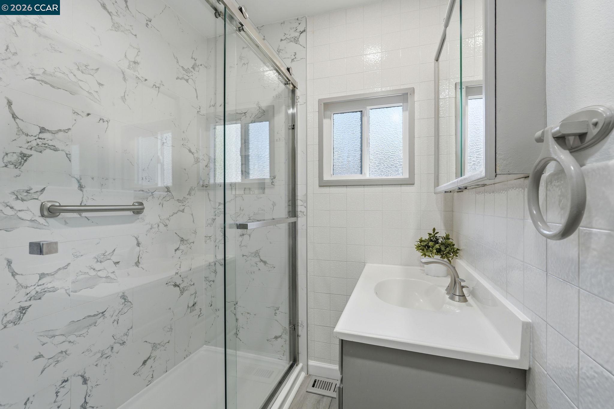 Detail Gallery Image 18 of 29 For 2912 Knoll Dr, Concord,  CA 94520 - 2 Beds | 1 Baths