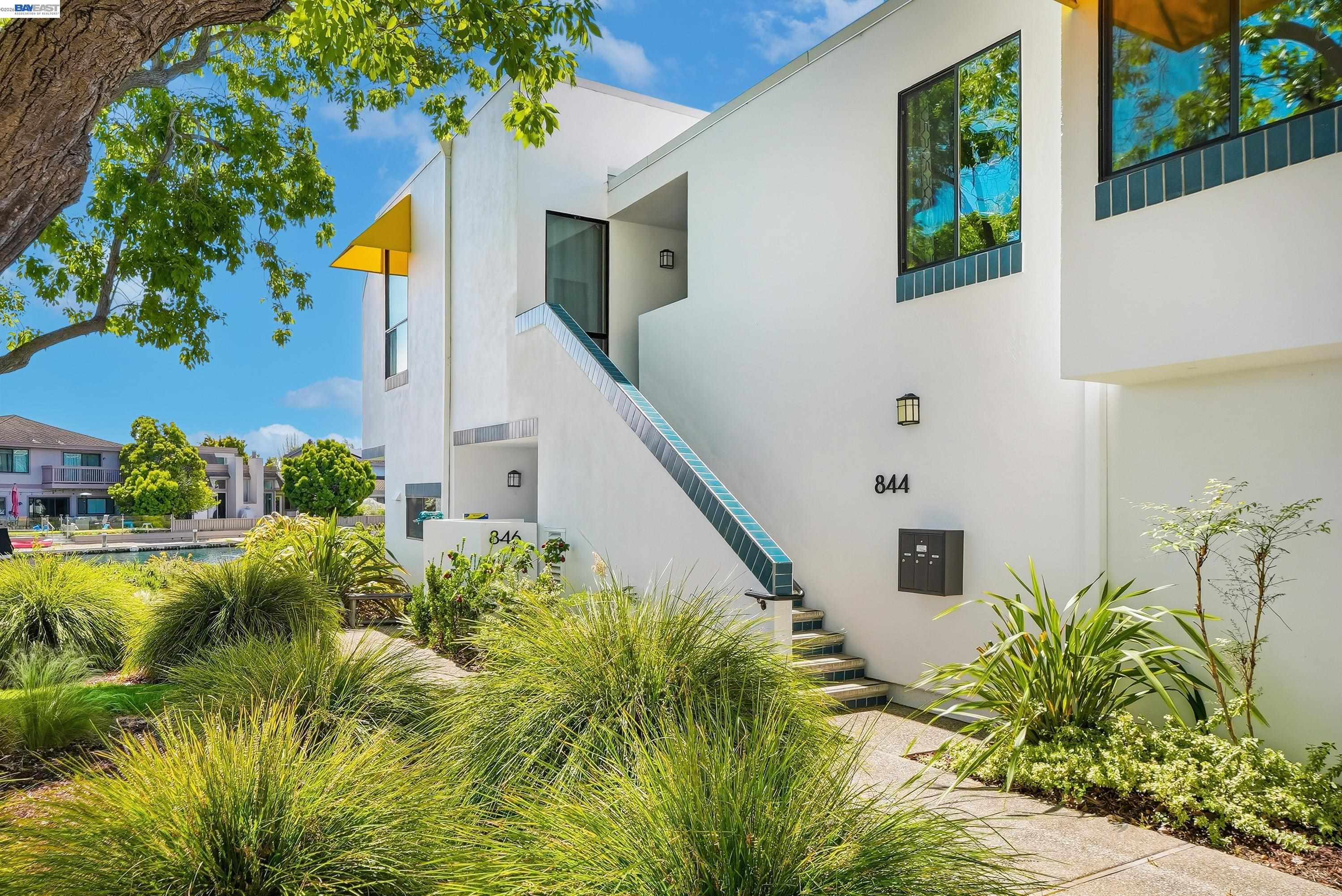 Detail Gallery Image 2 of 54 For 844 Balboa Ln, Foster City,  CA 94404 - 2 Beds | 2 Baths