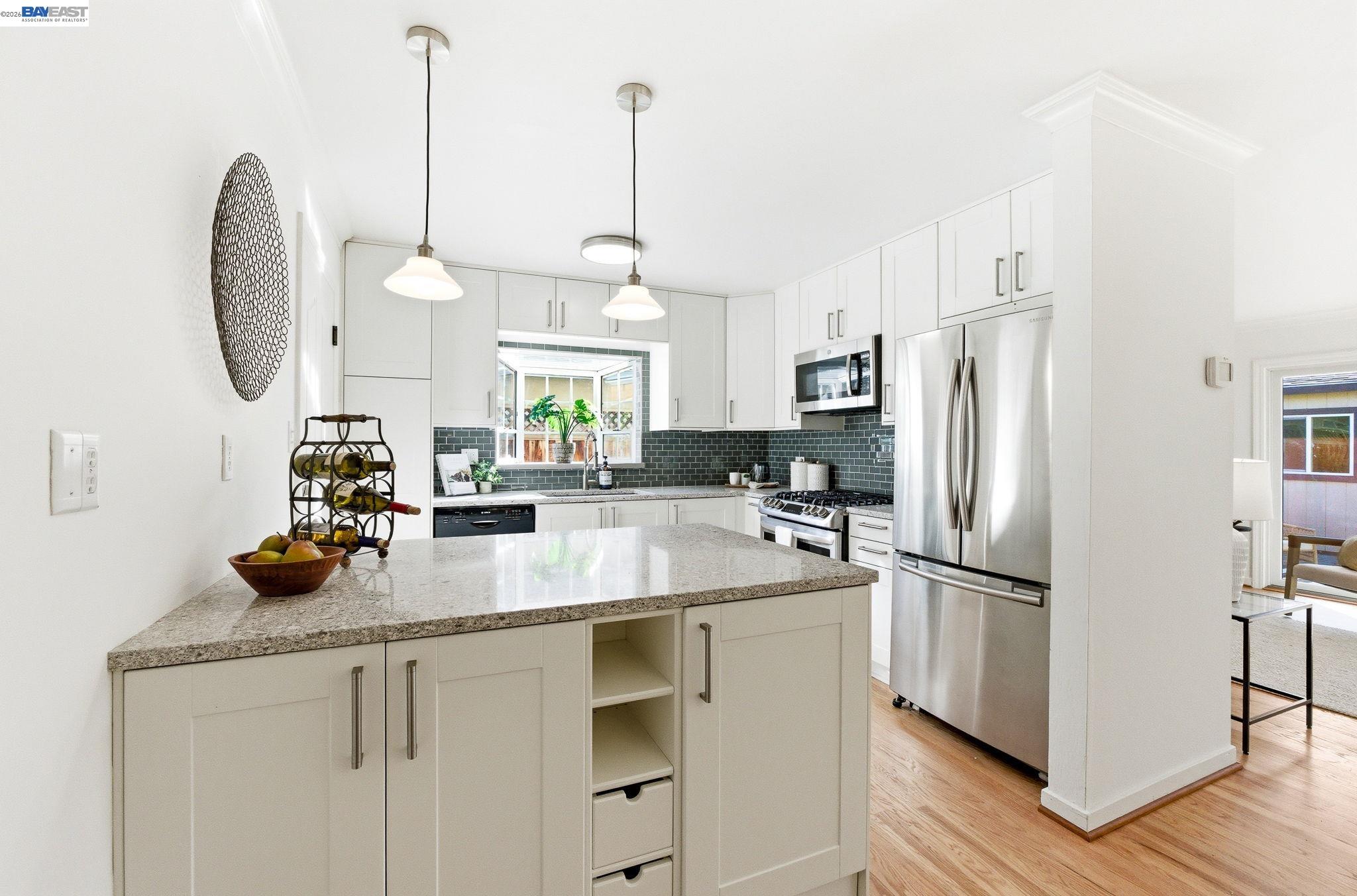 Detail Gallery Image 4 of 41 For 38157 Parkmont Dr, Fremont,  CA 94536 - 3 Beds | 2 Baths