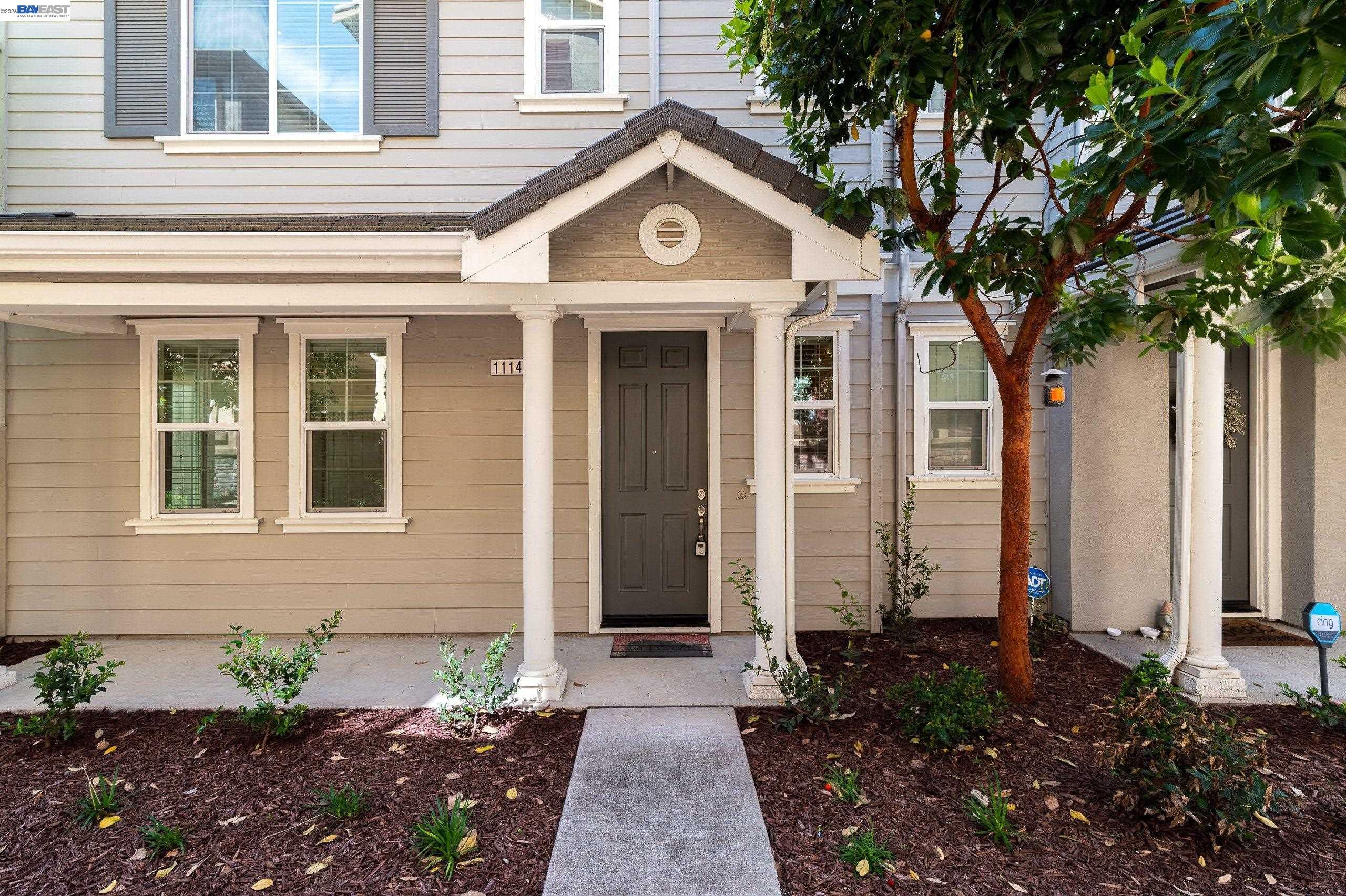 Detail Gallery Image 2 of 44 For 1114 Speros Ct, Hayward,  CA 94544 - 4 Beds | 3/1 Baths