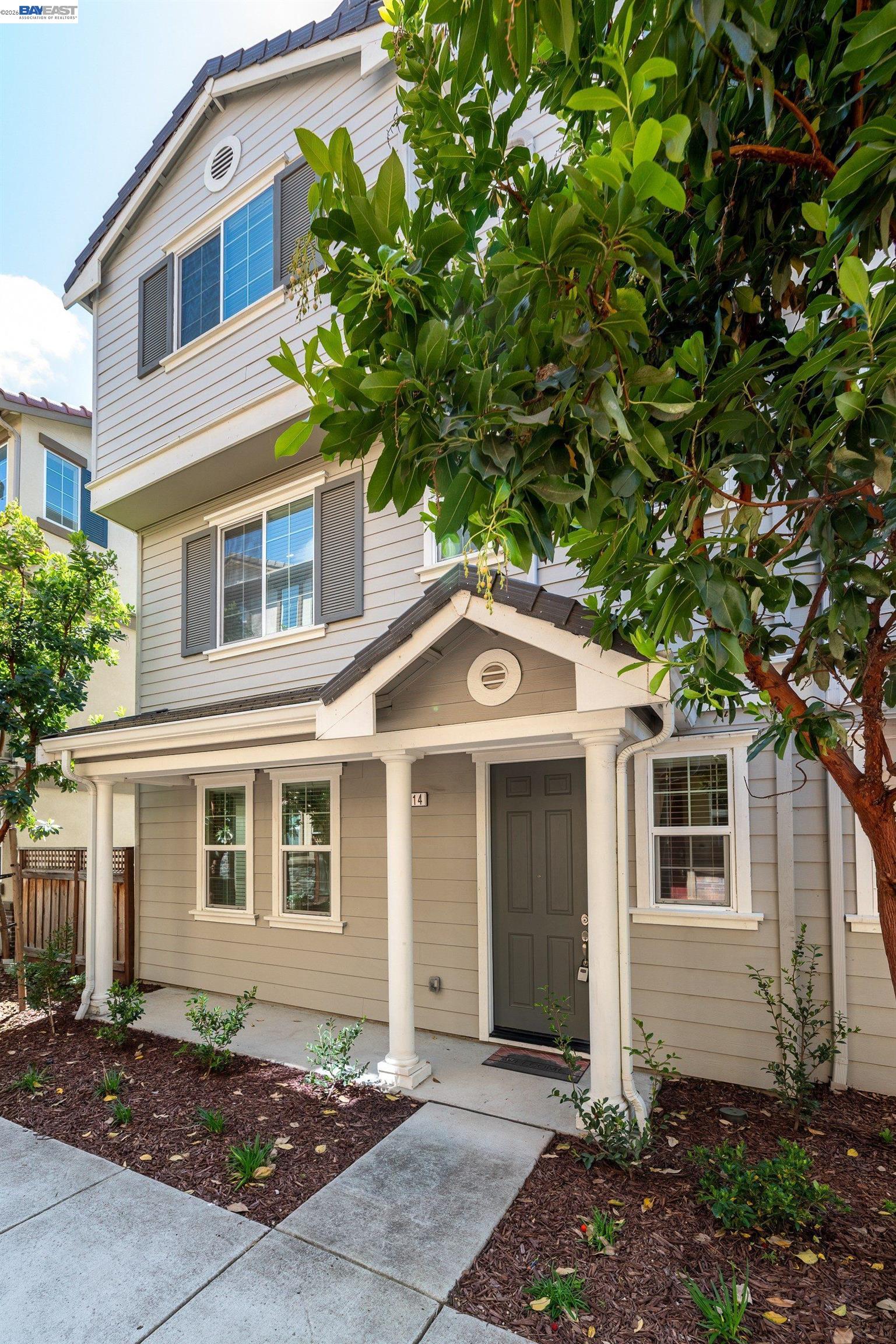 Detail Gallery Image 3 of 44 For 1114 Speros Ct, Hayward,  CA 94544 - 4 Beds | 3/1 Baths