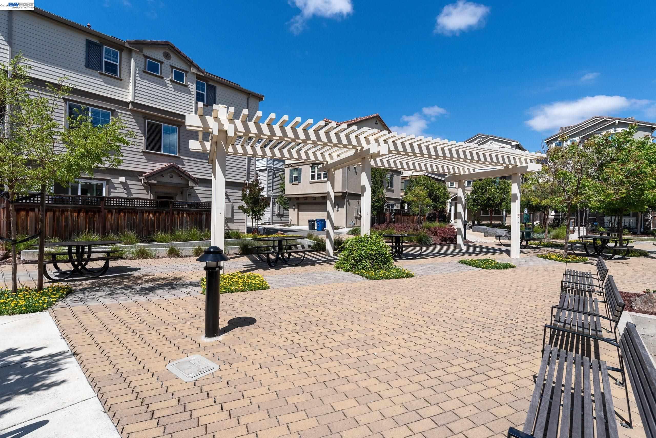 Detail Gallery Image 41 of 44 For 1114 Speros Ct, Hayward,  CA 94544 - 4 Beds | 3/1 Baths