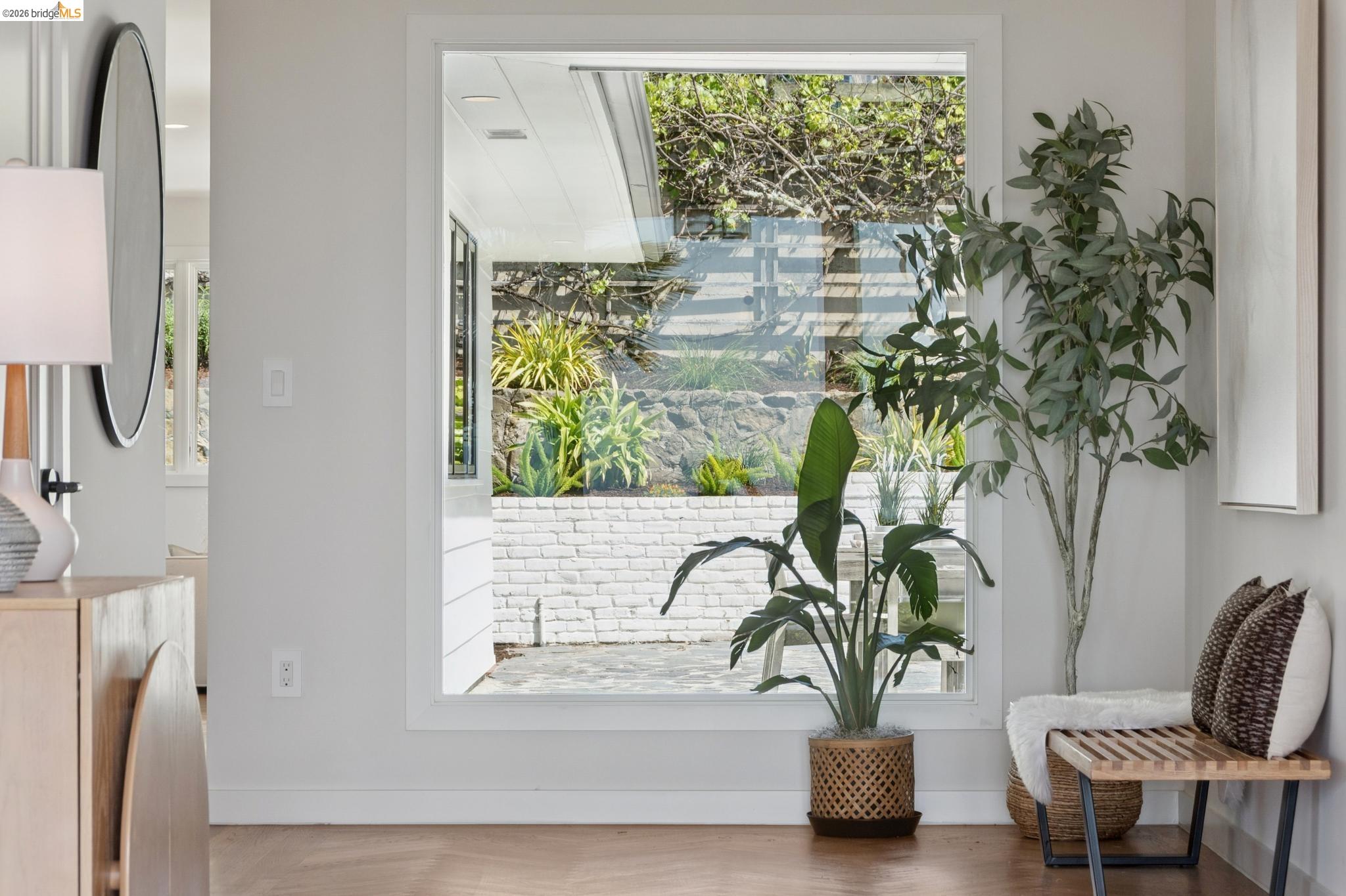 Detail Gallery Image 11 of 76 For 246 Pershing Dr, Oakland,  CA 94611 - 4 Beds | 3 Baths