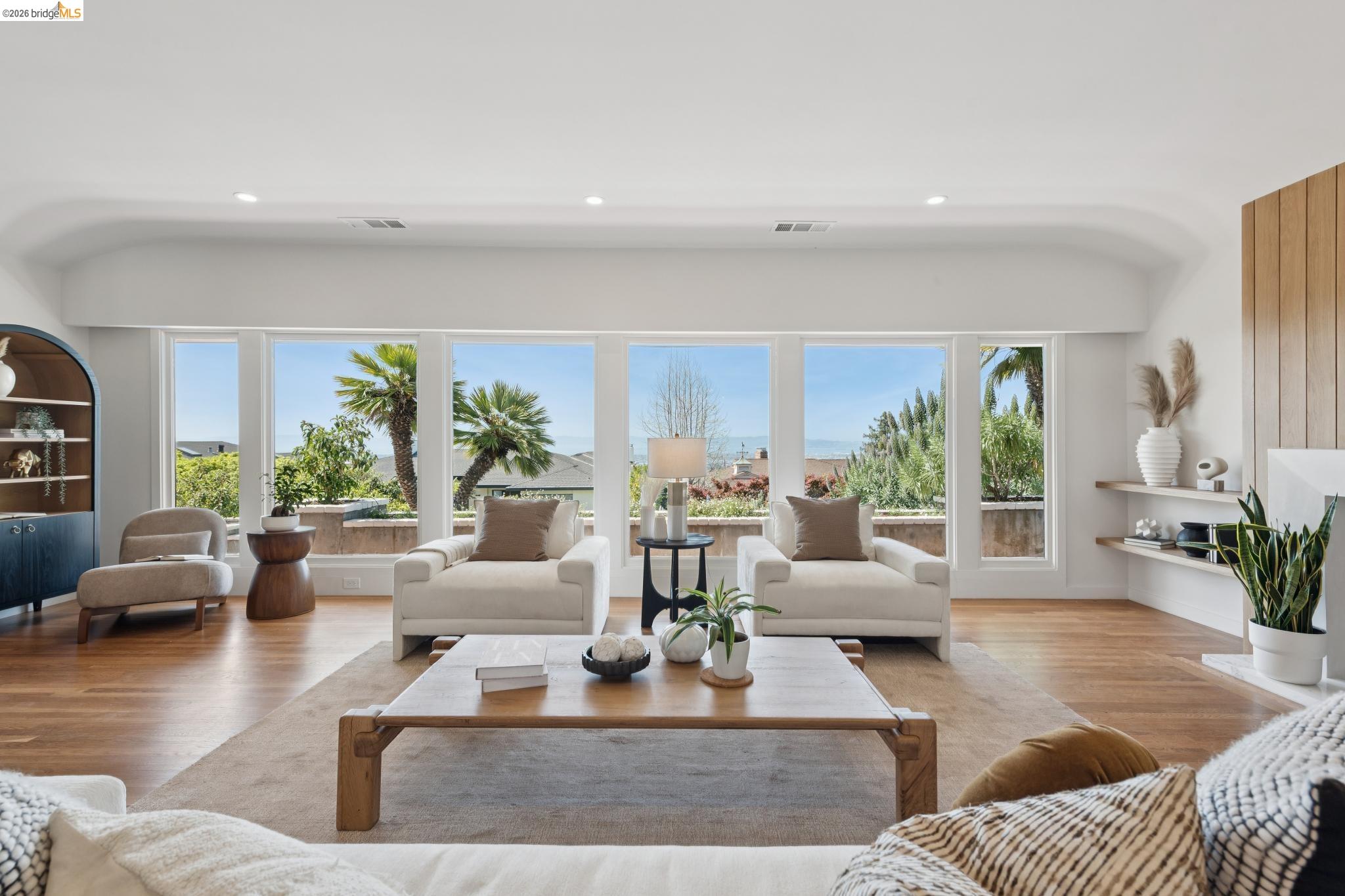 Detail Gallery Image 13 of 76 For 246 Pershing Dr, Oakland,  CA 94611 - 4 Beds | 3 Baths