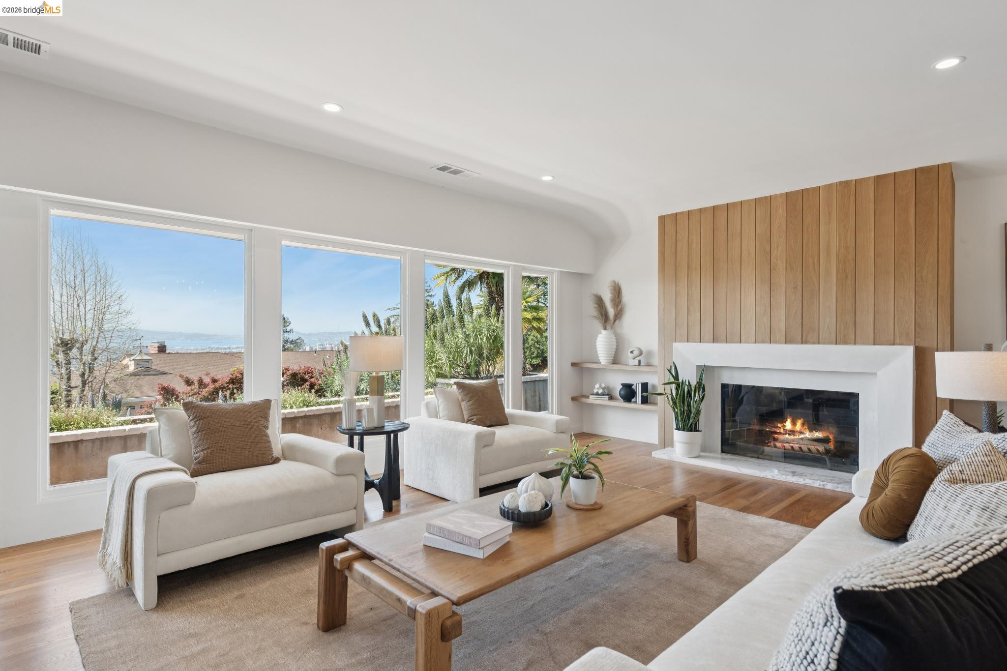 Detail Gallery Image 14 of 76 For 246 Pershing Dr, Oakland,  CA 94611 - 4 Beds | 3 Baths