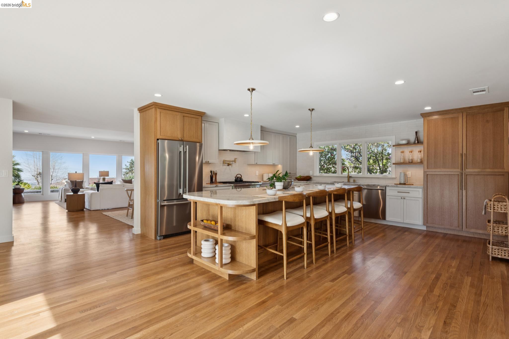 Detail Gallery Image 30 of 76 For 246 Pershing Dr, Oakland,  CA 94611 - 4 Beds | 3 Baths