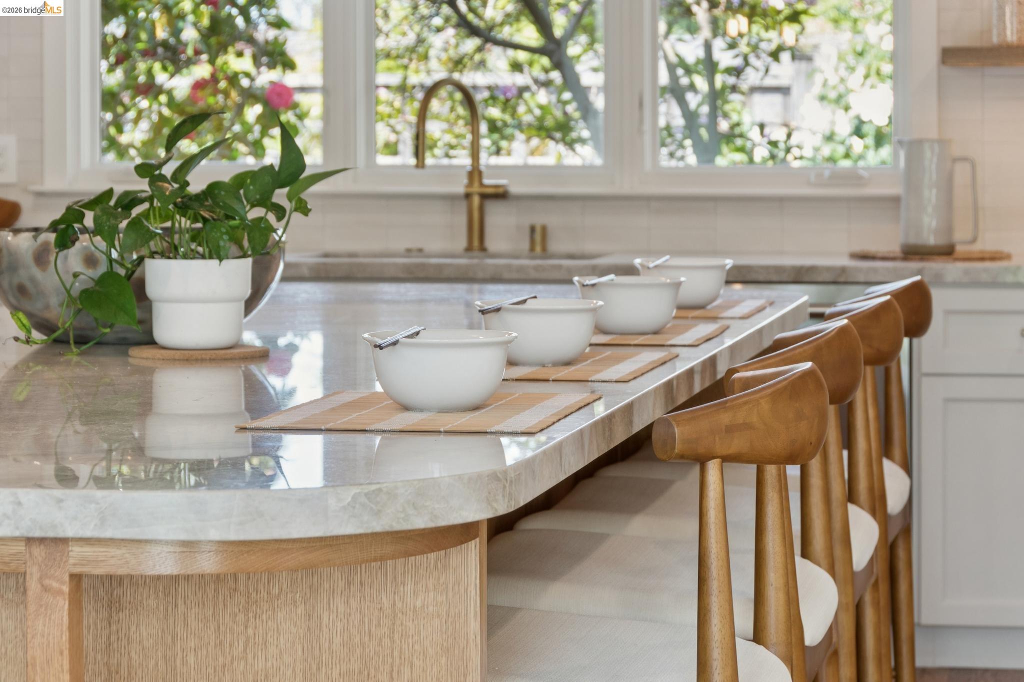 Detail Gallery Image 31 of 76 For 246 Pershing Dr, Oakland,  CA 94611 - 4 Beds | 3 Baths