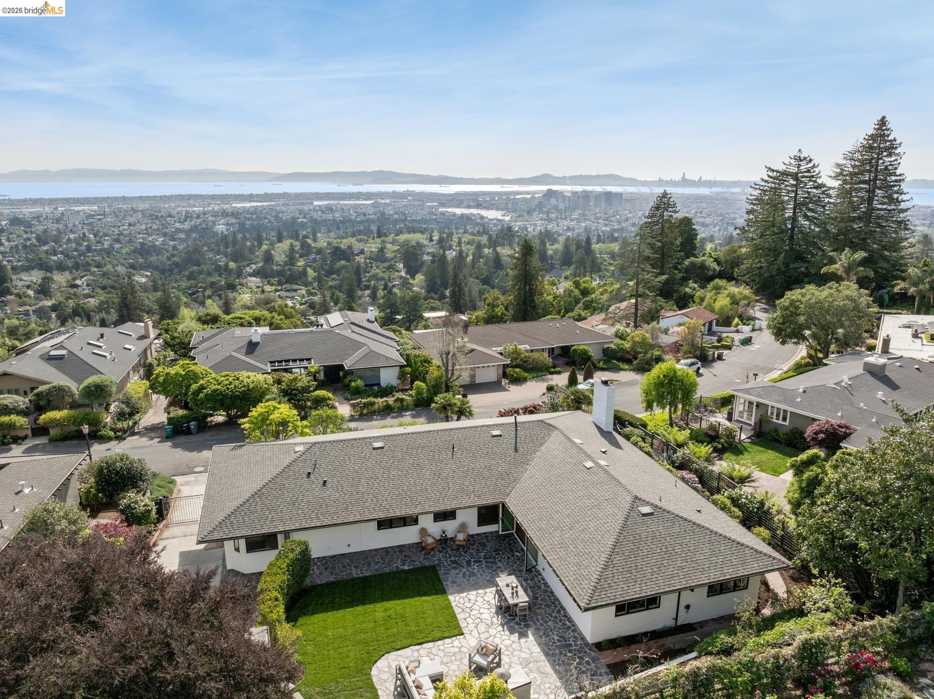 Detail Gallery Image 5 of 76 For 246 Pershing Dr, Oakland,  CA 94611 - 4 Beds | 3 Baths