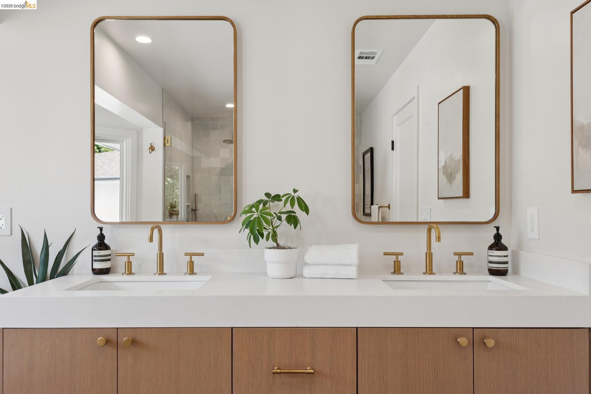 Detail Gallery Image 46 of 76 For 246 Pershing Dr, Oakland,  CA 94611 - 4 Beds | 3 Baths