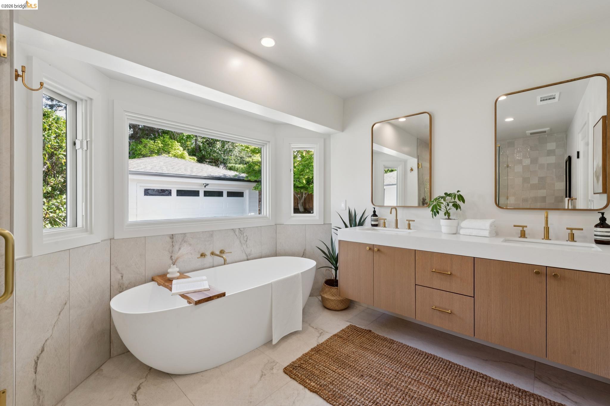 Detail Gallery Image 47 of 76 For 246 Pershing Dr, Oakland,  CA 94611 - 4 Beds | 3 Baths