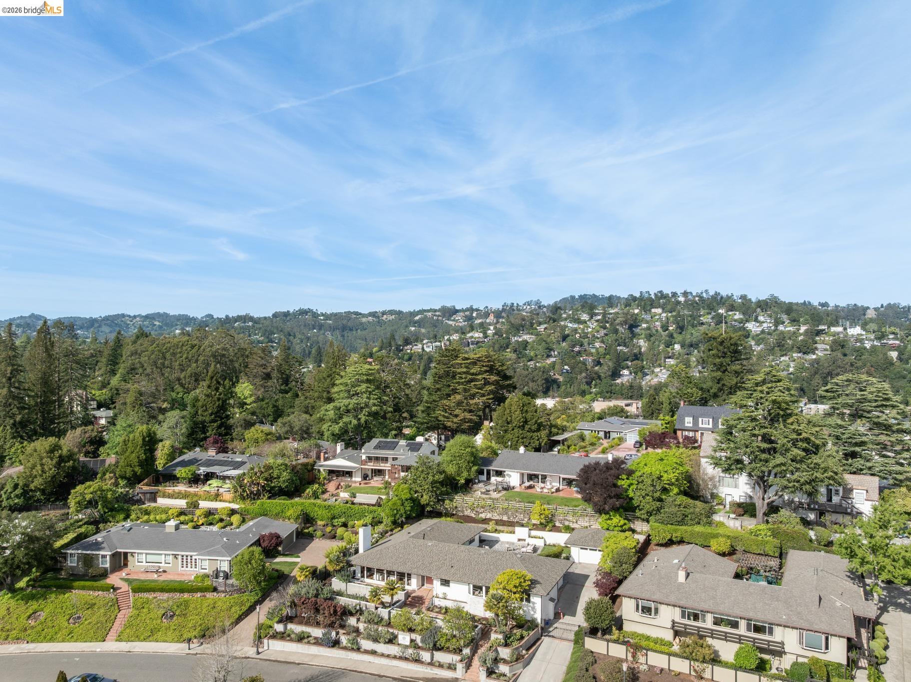 Detail Gallery Image 7 of 76 For 246 Pershing Dr, Oakland,  CA 94611 - 4 Beds | 3 Baths