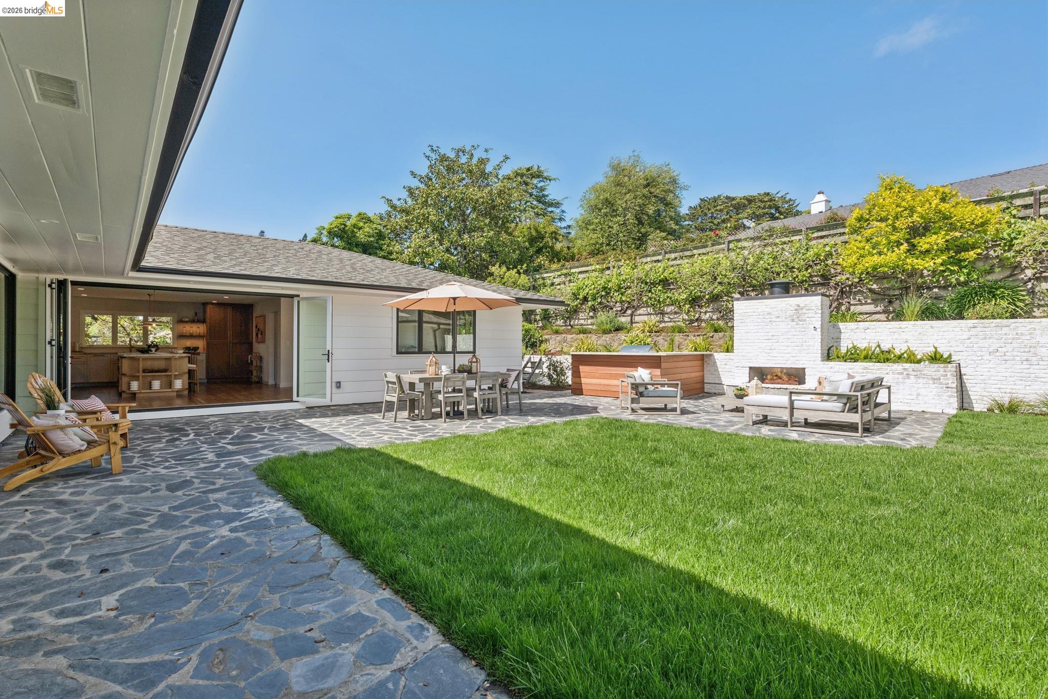 Detail Gallery Image 63 of 76 For 246 Pershing Dr, Oakland,  CA 94611 - 4 Beds | 3 Baths