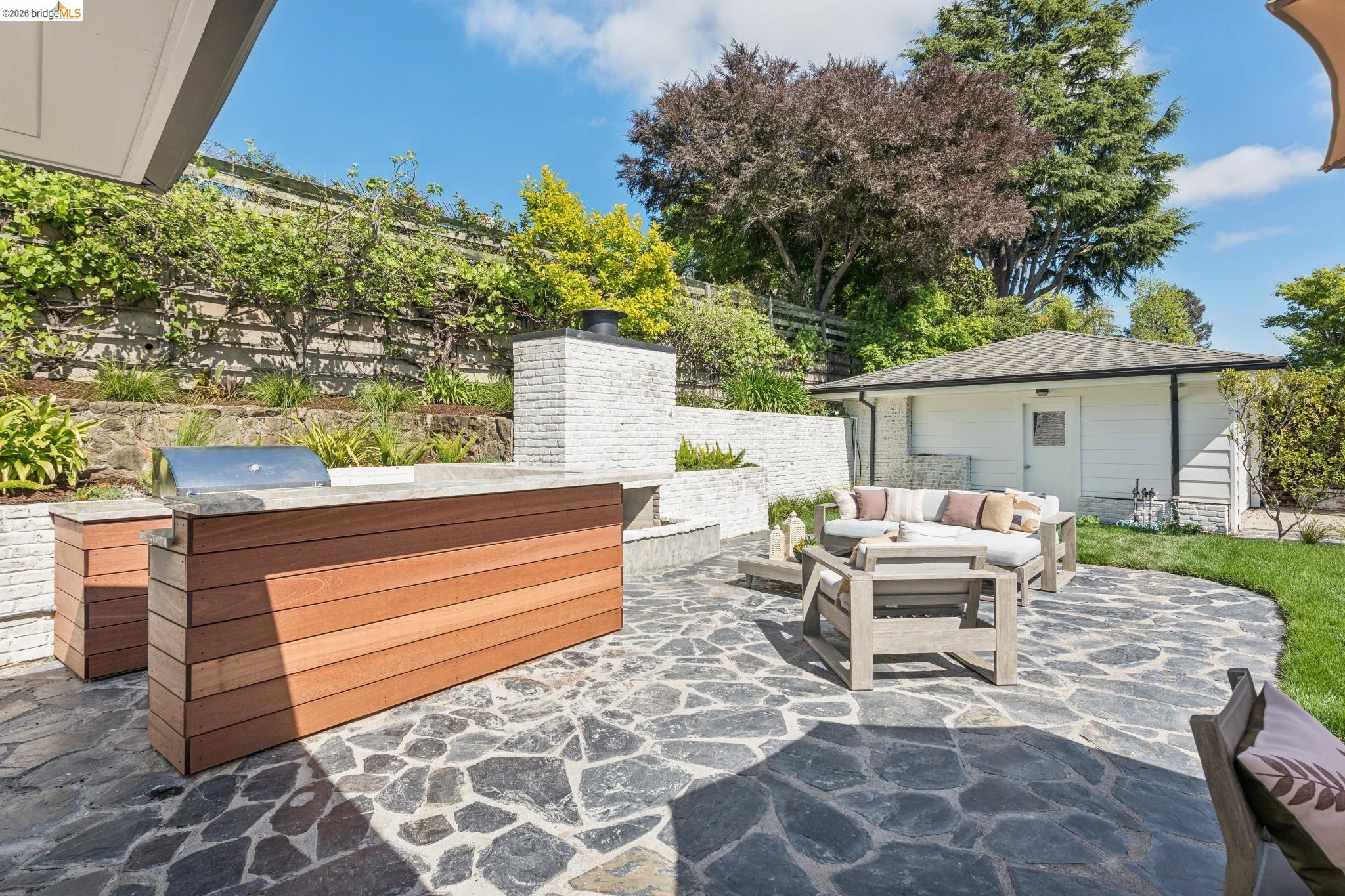 Detail Gallery Image 64 of 76 For 246 Pershing Dr, Oakland,  CA 94611 - 4 Beds | 3 Baths