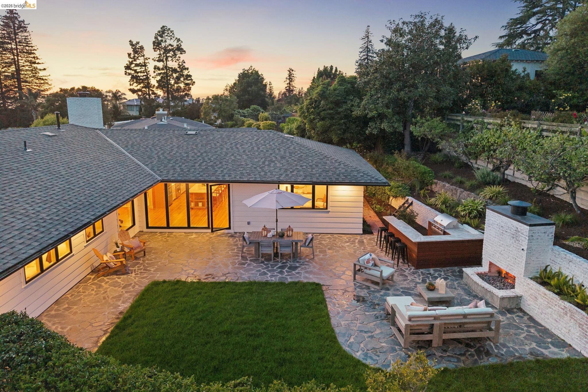 Detail Gallery Image 66 of 76 For 246 Pershing Dr, Oakland,  CA 94611 - 4 Beds | 3 Baths