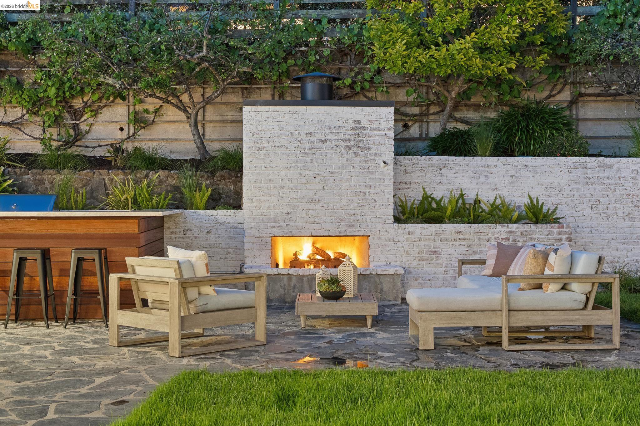 Detail Gallery Image 67 of 76 For 246 Pershing Dr, Oakland,  CA 94611 - 4 Beds | 3 Baths