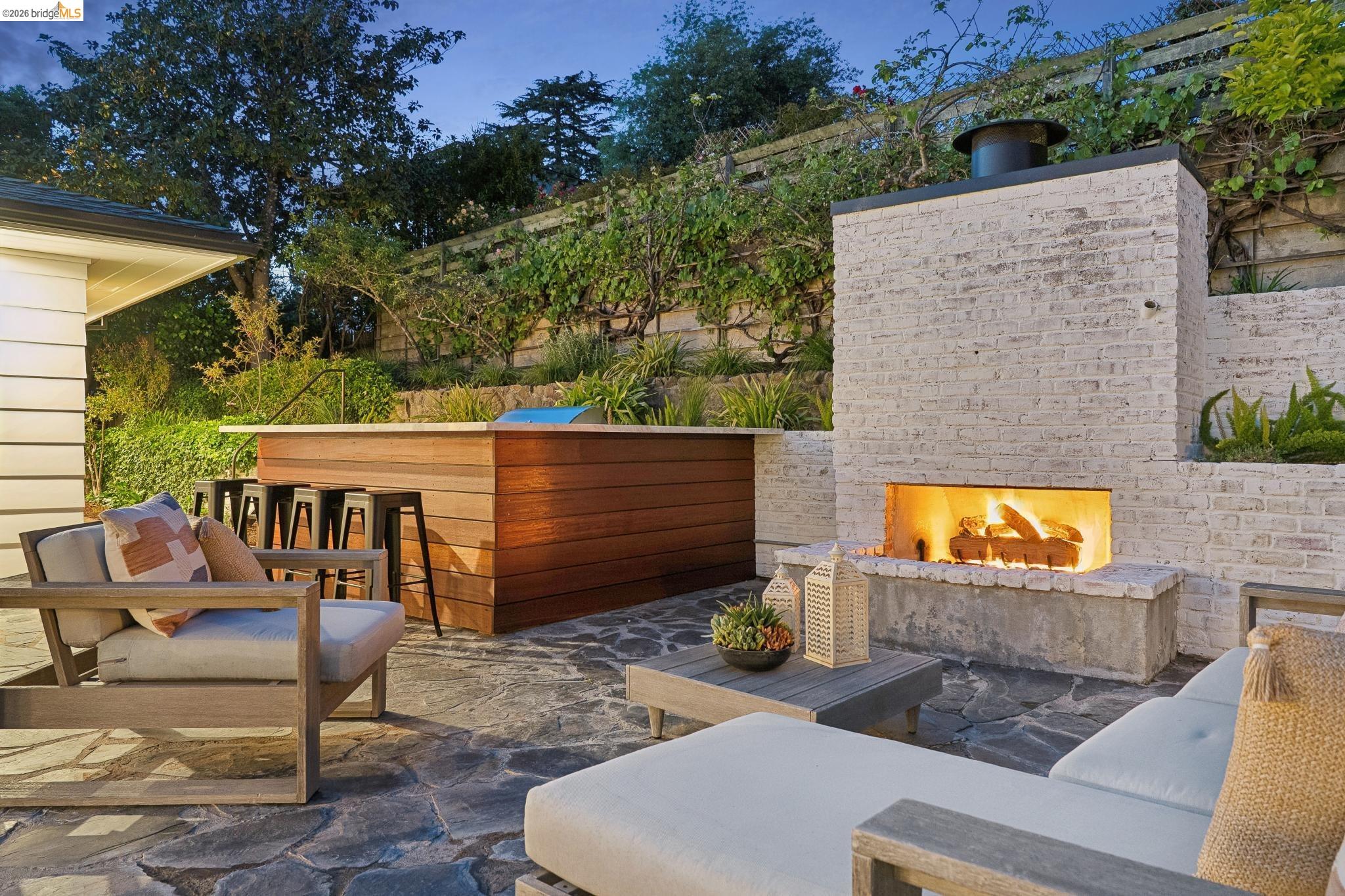 Detail Gallery Image 68 of 76 For 246 Pershing Dr, Oakland,  CA 94611 - 4 Beds | 3 Baths