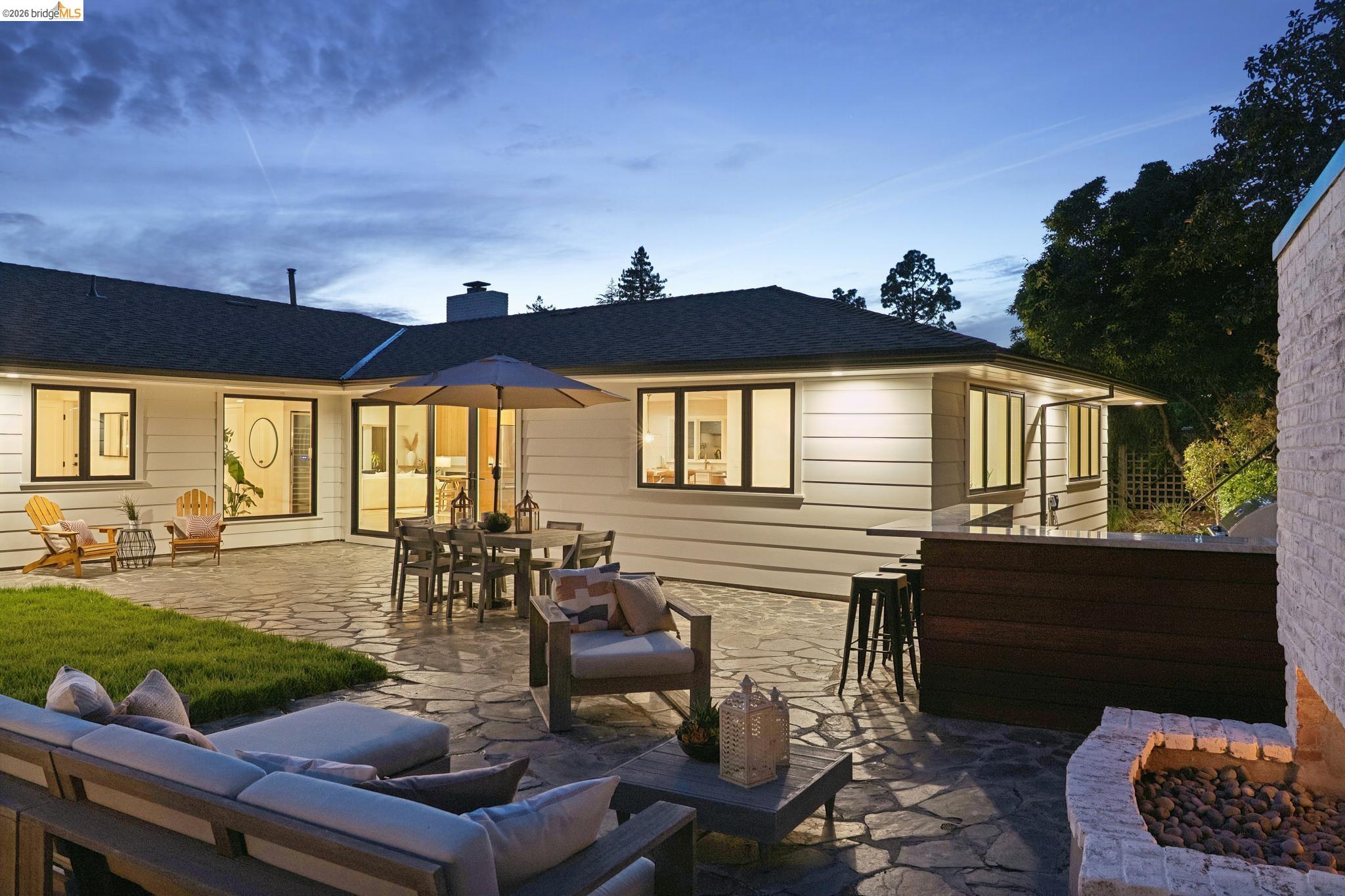 Detail Gallery Image 69 of 76 For 246 Pershing Dr, Oakland,  CA 94611 - 4 Beds | 3 Baths