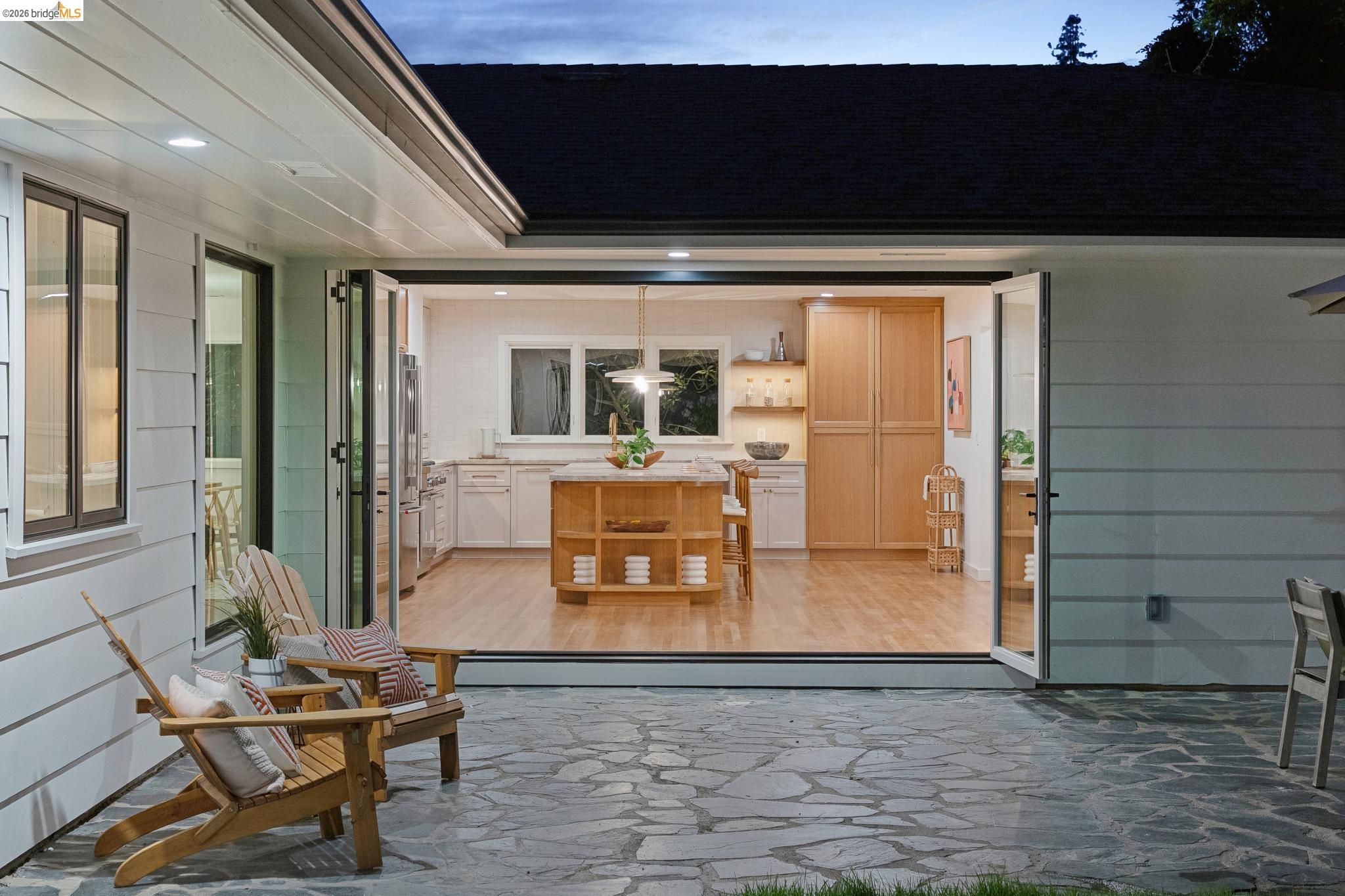 Detail Gallery Image 70 of 76 For 246 Pershing Dr, Oakland,  CA 94611 - 4 Beds | 3 Baths