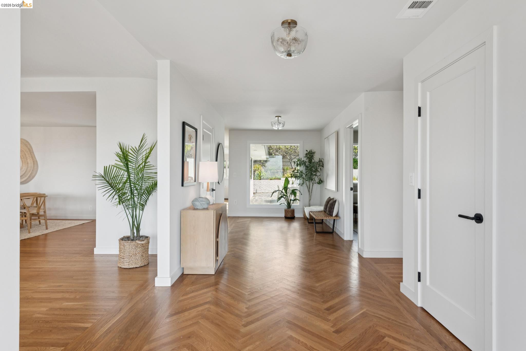 Detail Gallery Image 10 of 76 For 246 Pershing Dr, Oakland,  CA 94611 - 4 Beds | 3 Baths