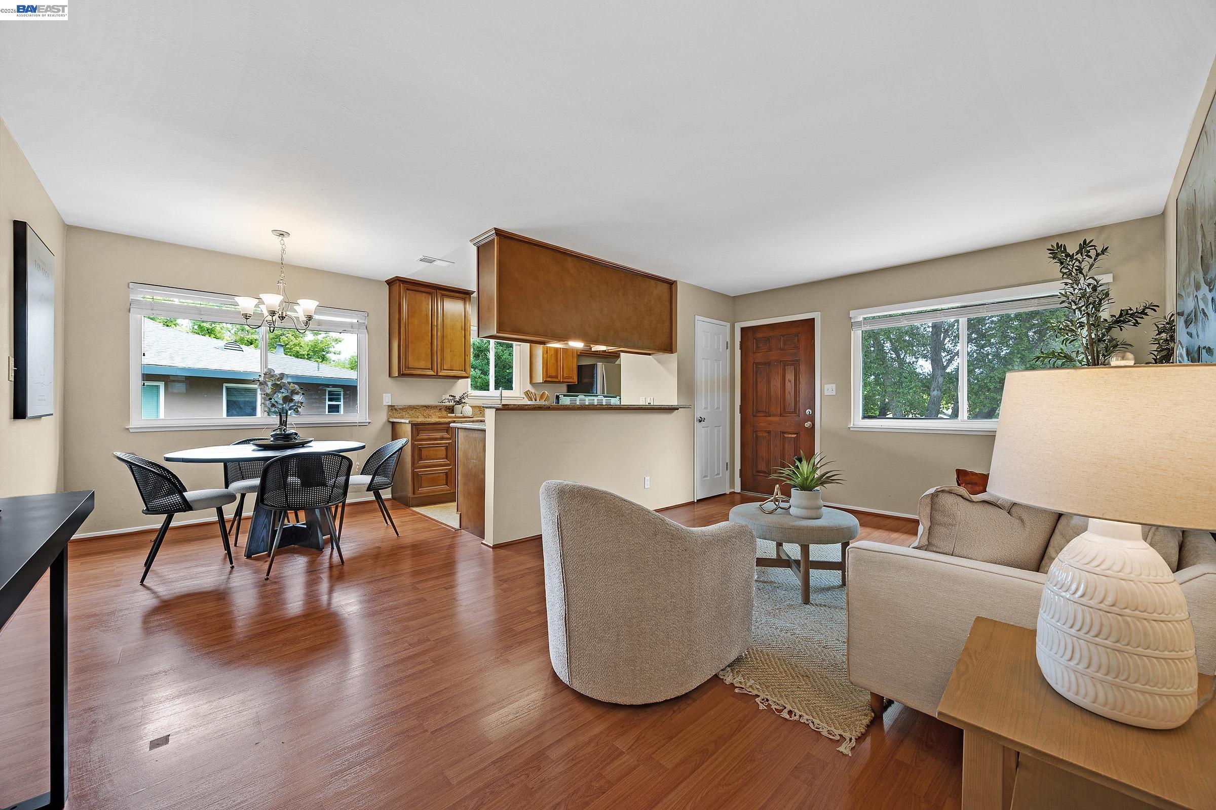 Photo #3: 41131170 Listing: Photo #3