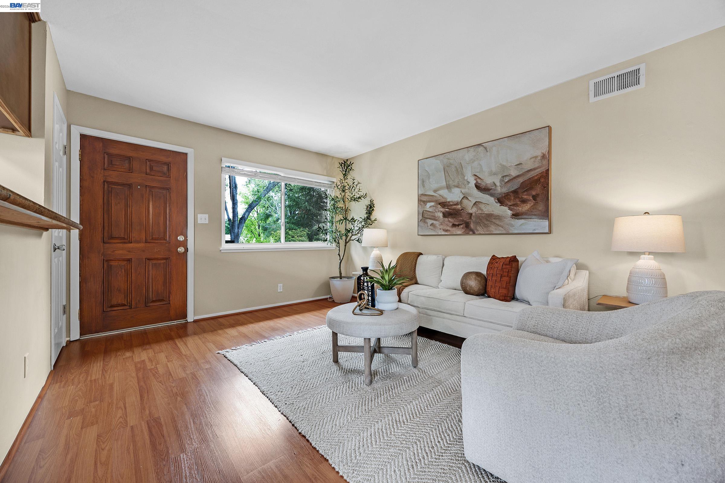 Photo #4: 41131170 Listing: Photo #4