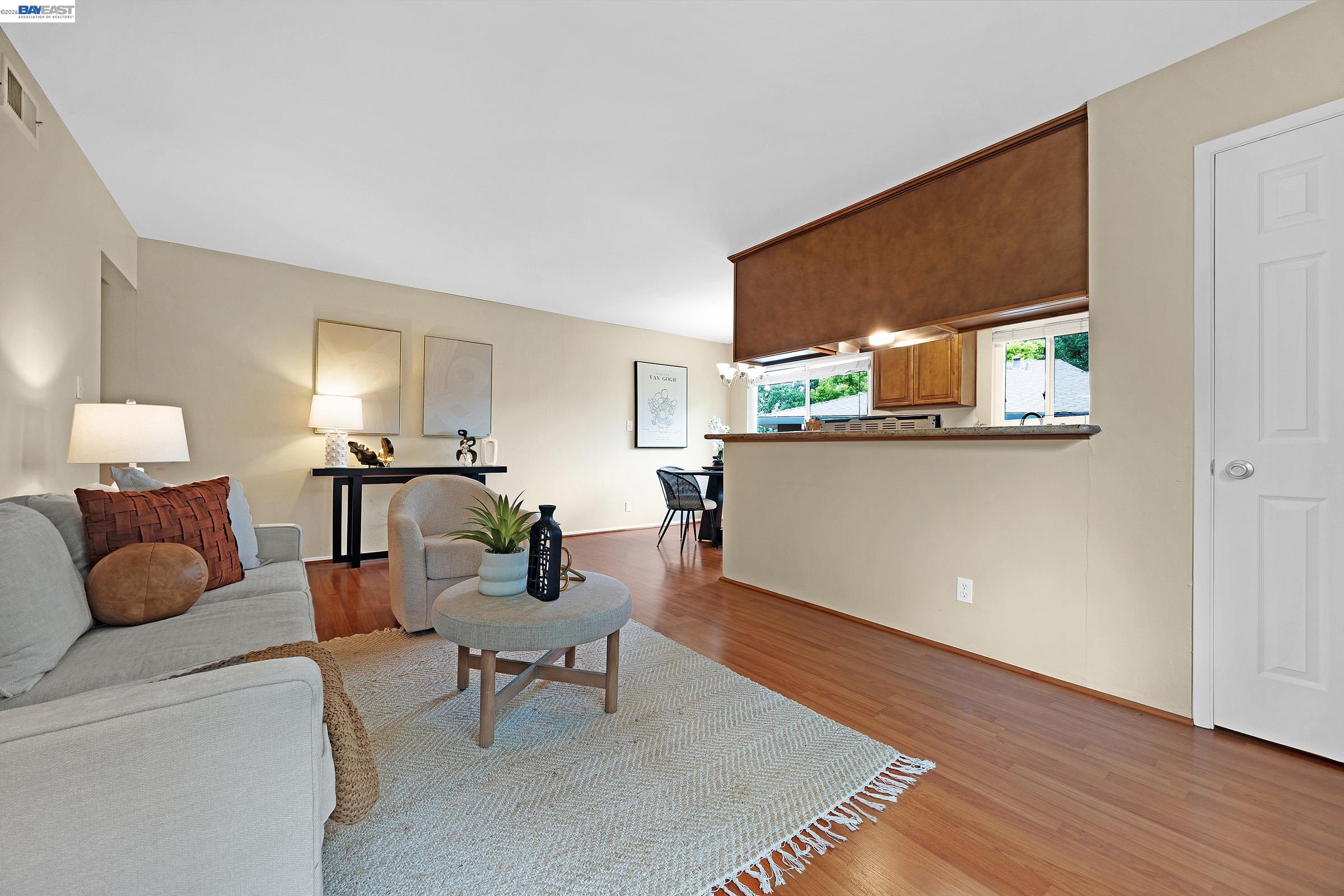 Photo #5: 41131170 Listing: Photo #5