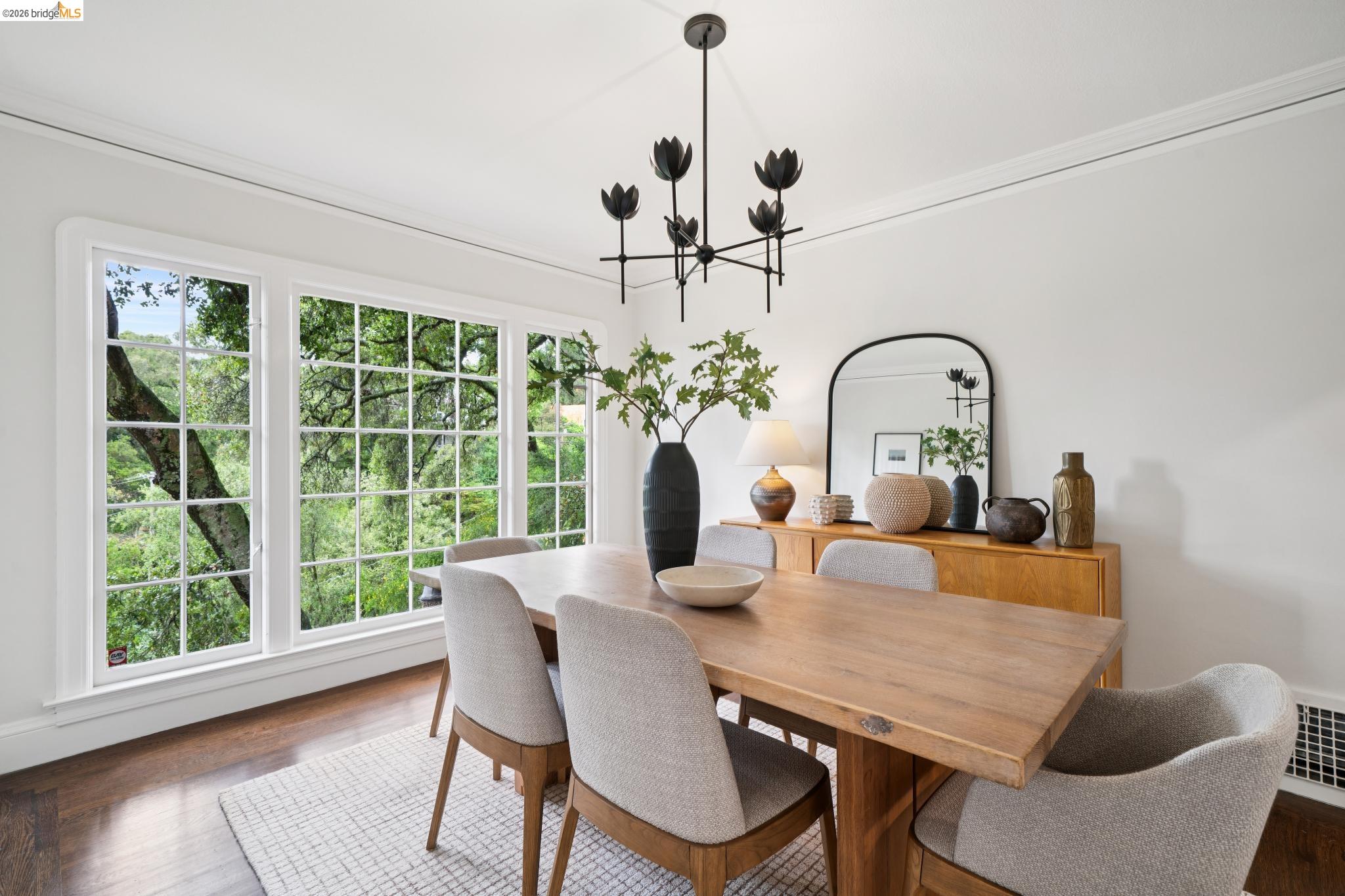 Detail Gallery Image 18 of 61 For 5617 Moraga, Oakland,  CA 94611 - 3 Beds | 2 Baths