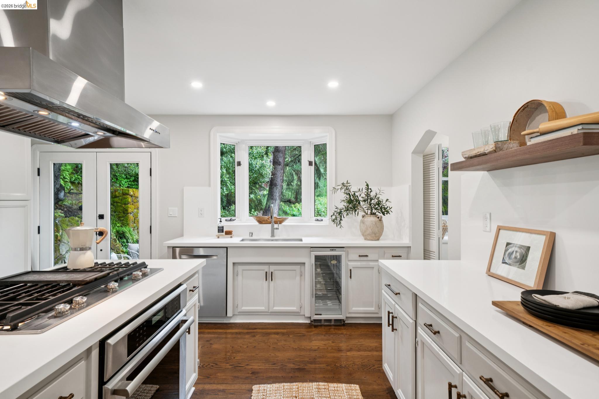 Detail Gallery Image 24 of 61 For 5617 Moraga, Oakland,  CA 94611 - 3 Beds | 2 Baths