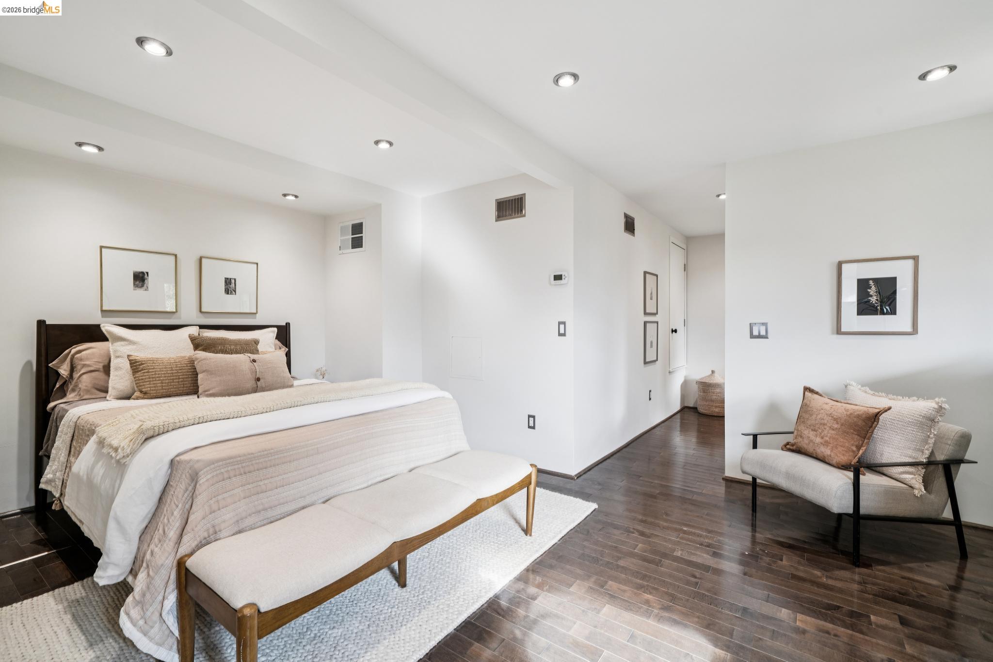 Detail Gallery Image 27 of 61 For 5617 Moraga, Oakland,  CA 94611 - 3 Beds | 2 Baths