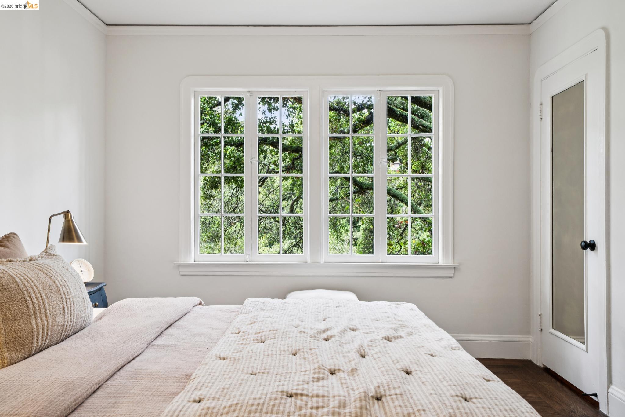 Detail Gallery Image 35 of 61 For 5617 Moraga, Oakland,  CA 94611 - 3 Beds | 2 Baths