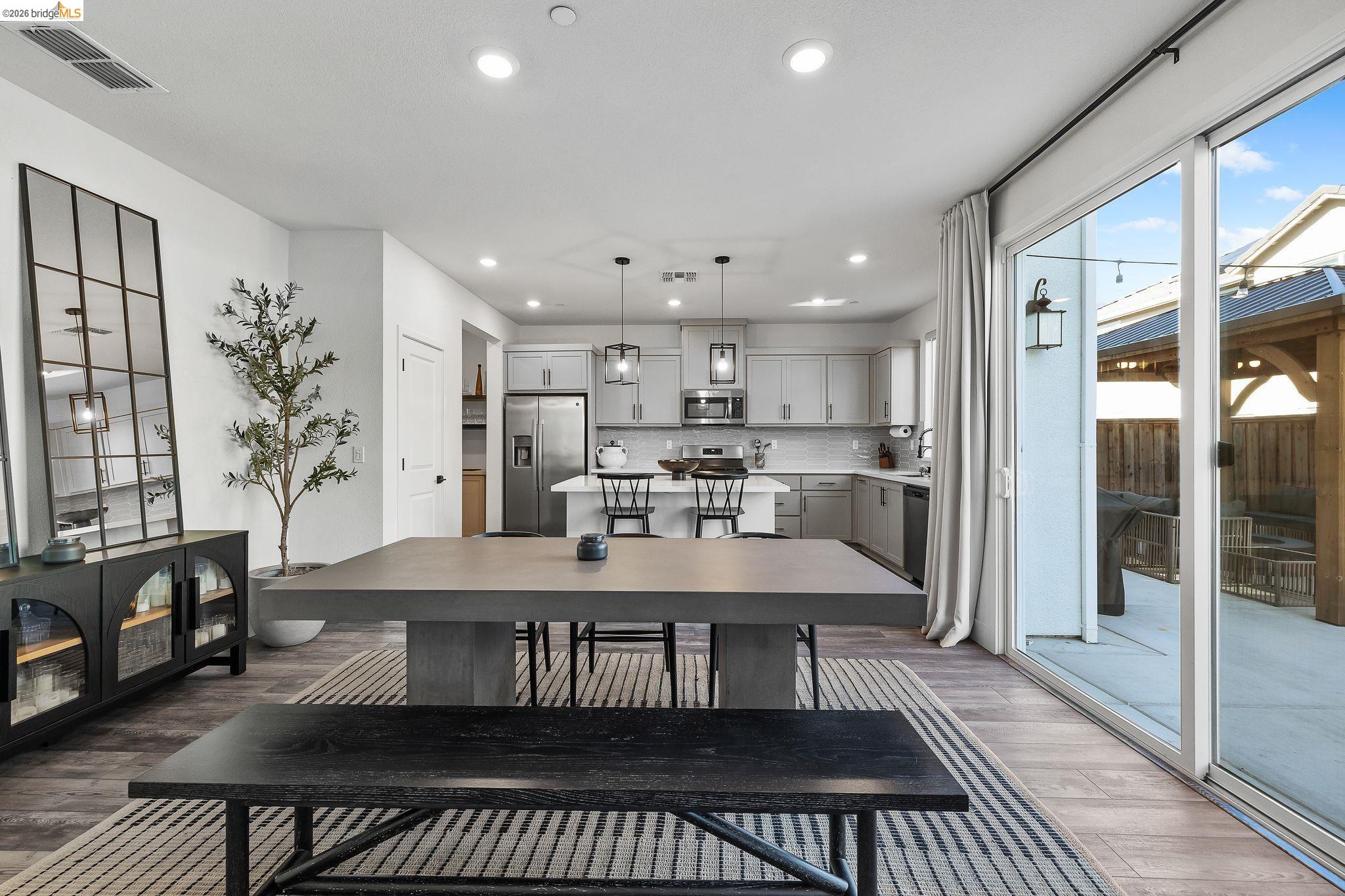 Detail Gallery Image 16 of 90 For 138 Granite Way, Oakley,  CA 94561-6049 - 4 Beds | 3 Baths