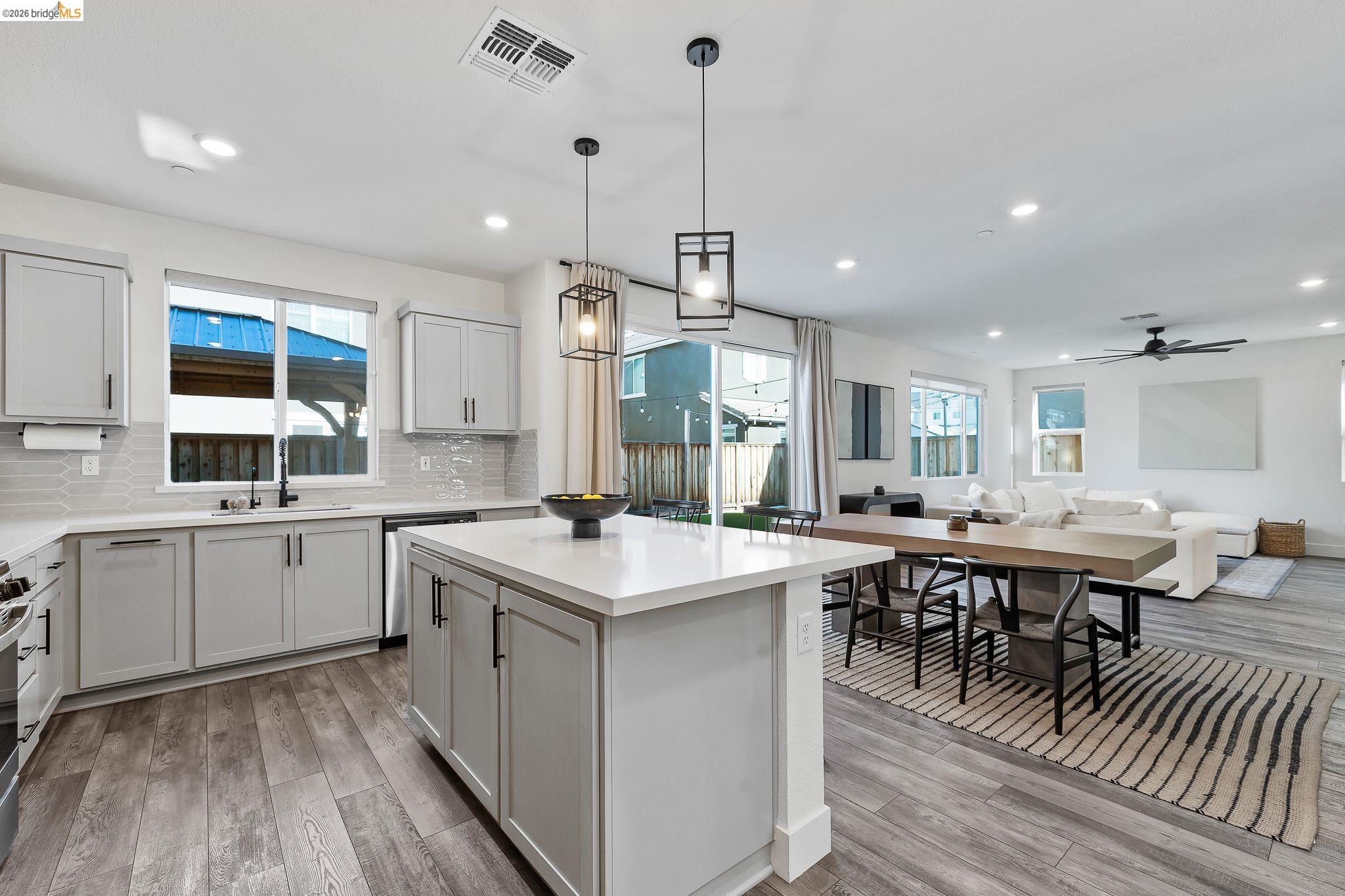 Detail Gallery Image 26 of 90 For 138 Granite Way, Oakley,  CA 94561-6049 - 4 Beds | 3 Baths