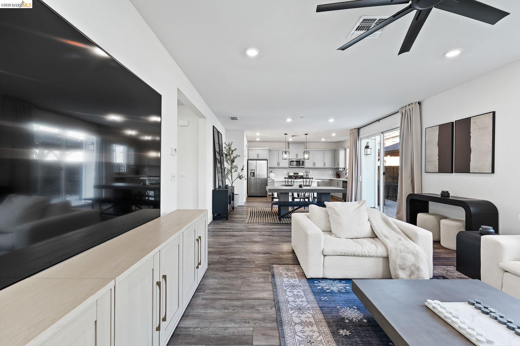 Detail Gallery Image 7 of 90 For 138 Granite Way, Oakley,  CA 94561-6049 - 4 Beds | 3 Baths