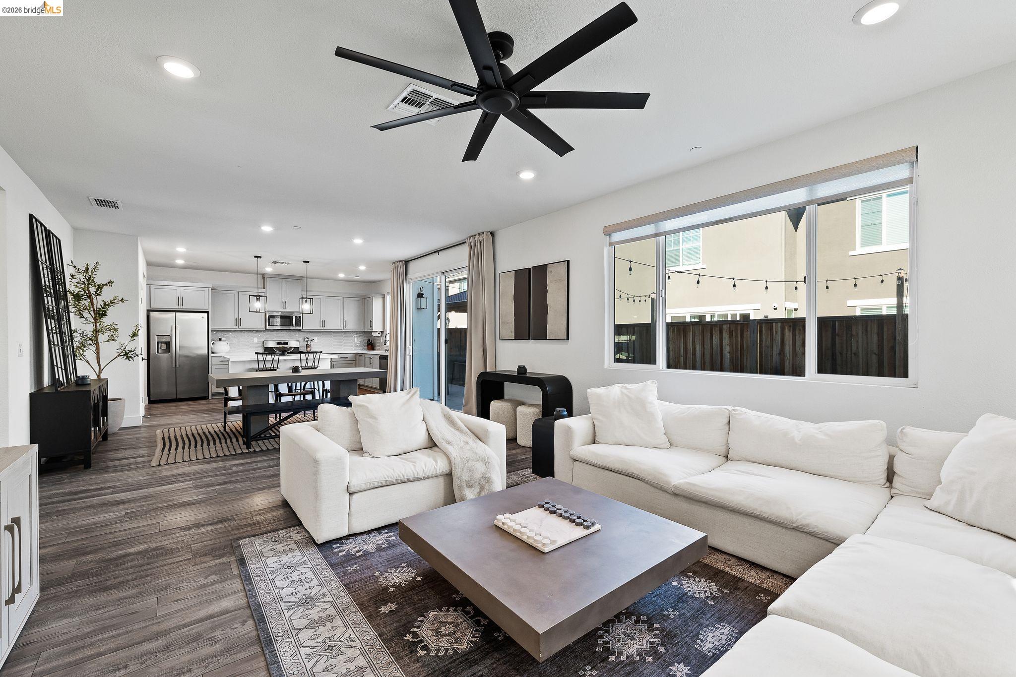 Detail Gallery Image 8 of 90 For 138 Granite Way, Oakley,  CA 94561-6049 - 4 Beds | 3 Baths