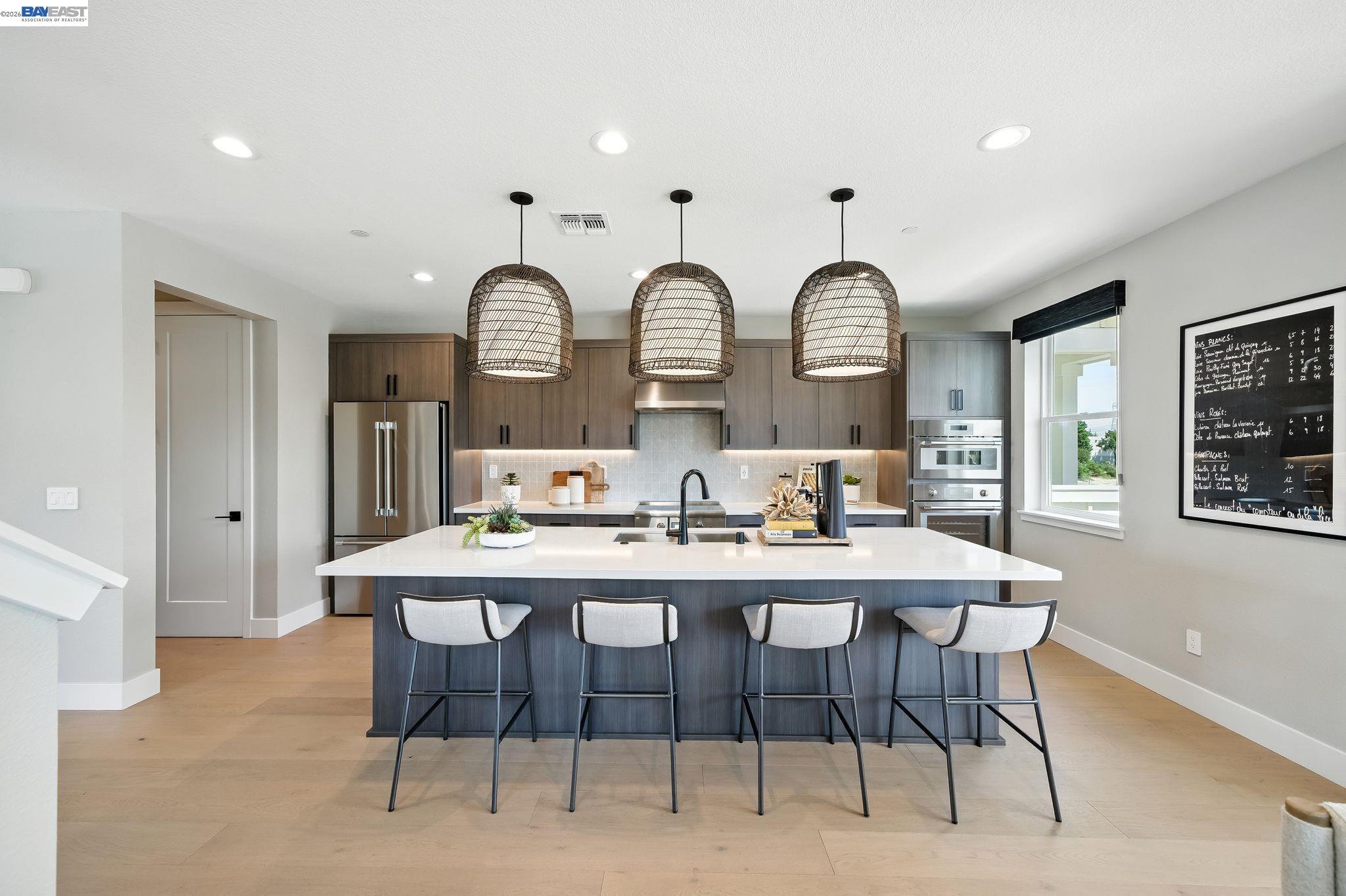 Photo #2: 41131177 Listing: Photo #2