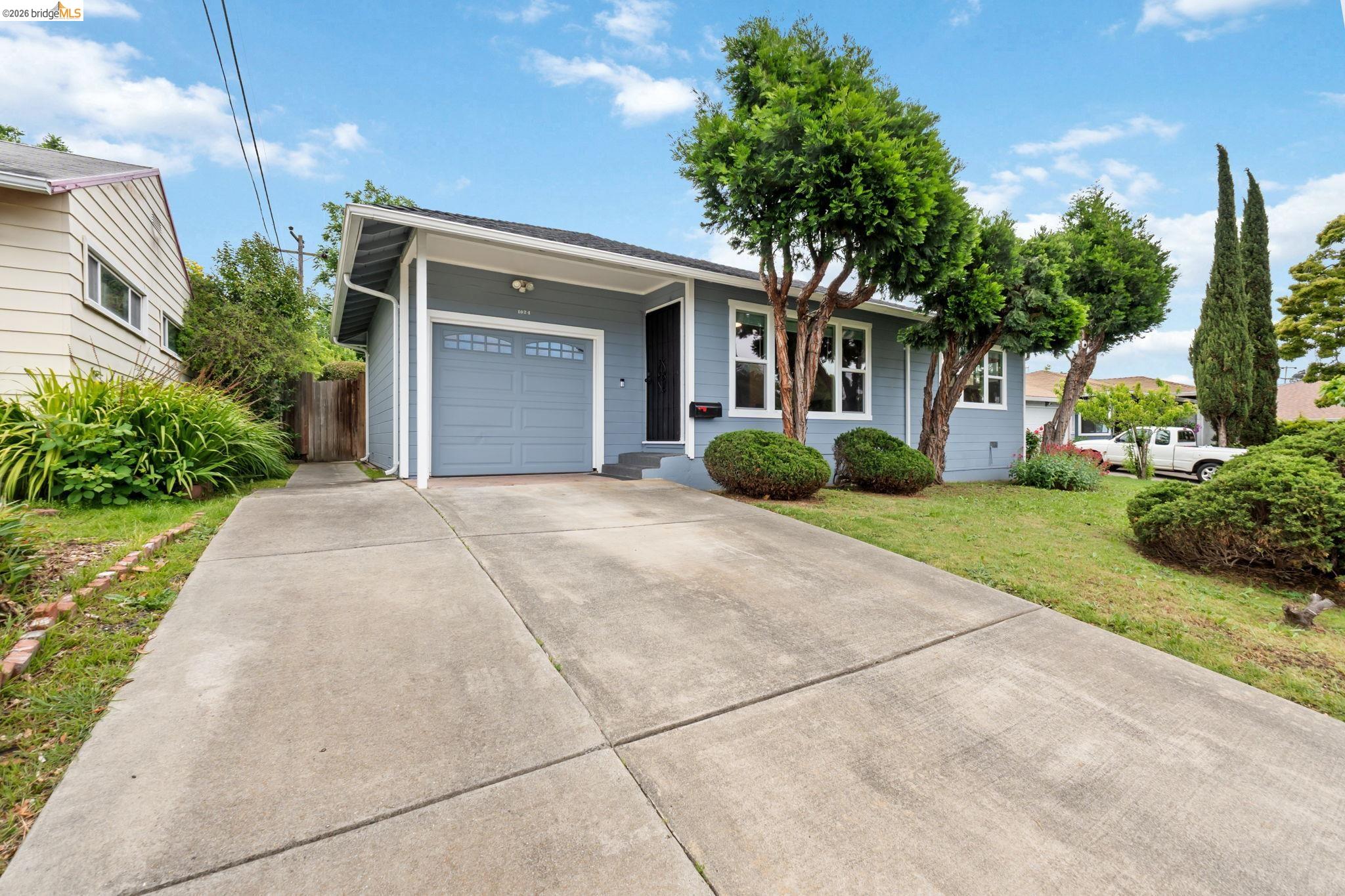 Front Image Thumbnail for EB41131179