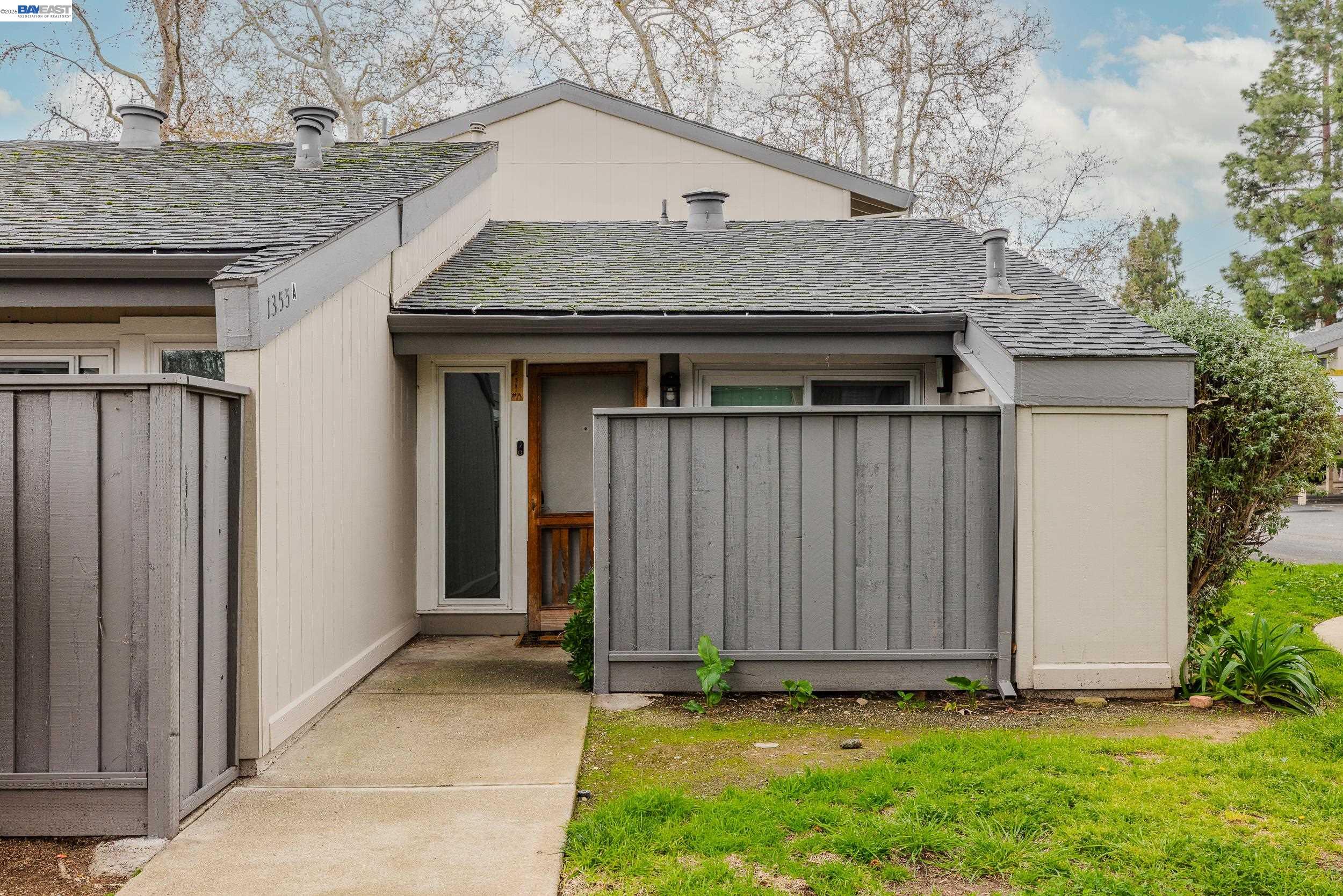 Photo #2: 41131183 Listing: Photo #2