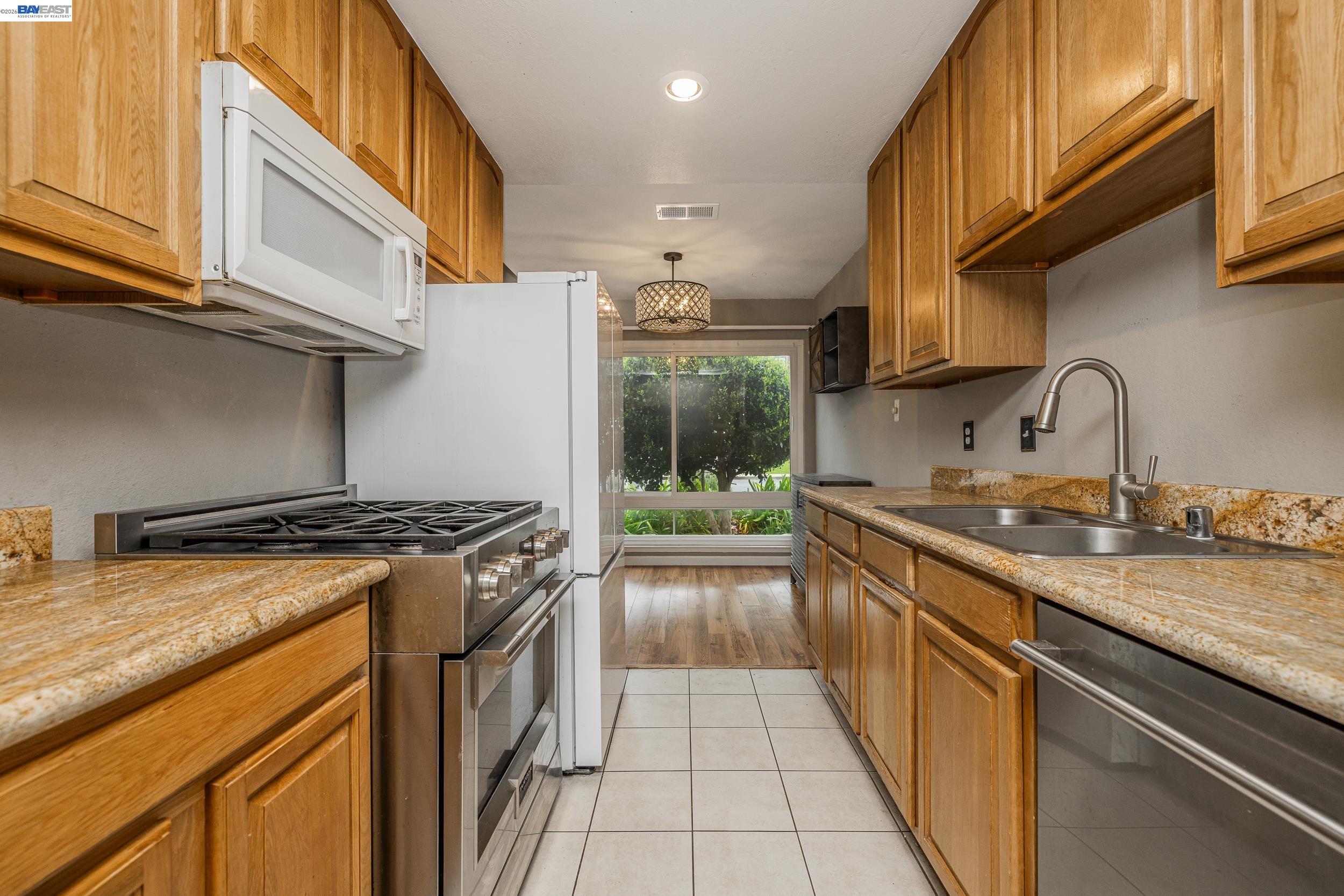 Photo #10: 41131183 Listing: Photo #10