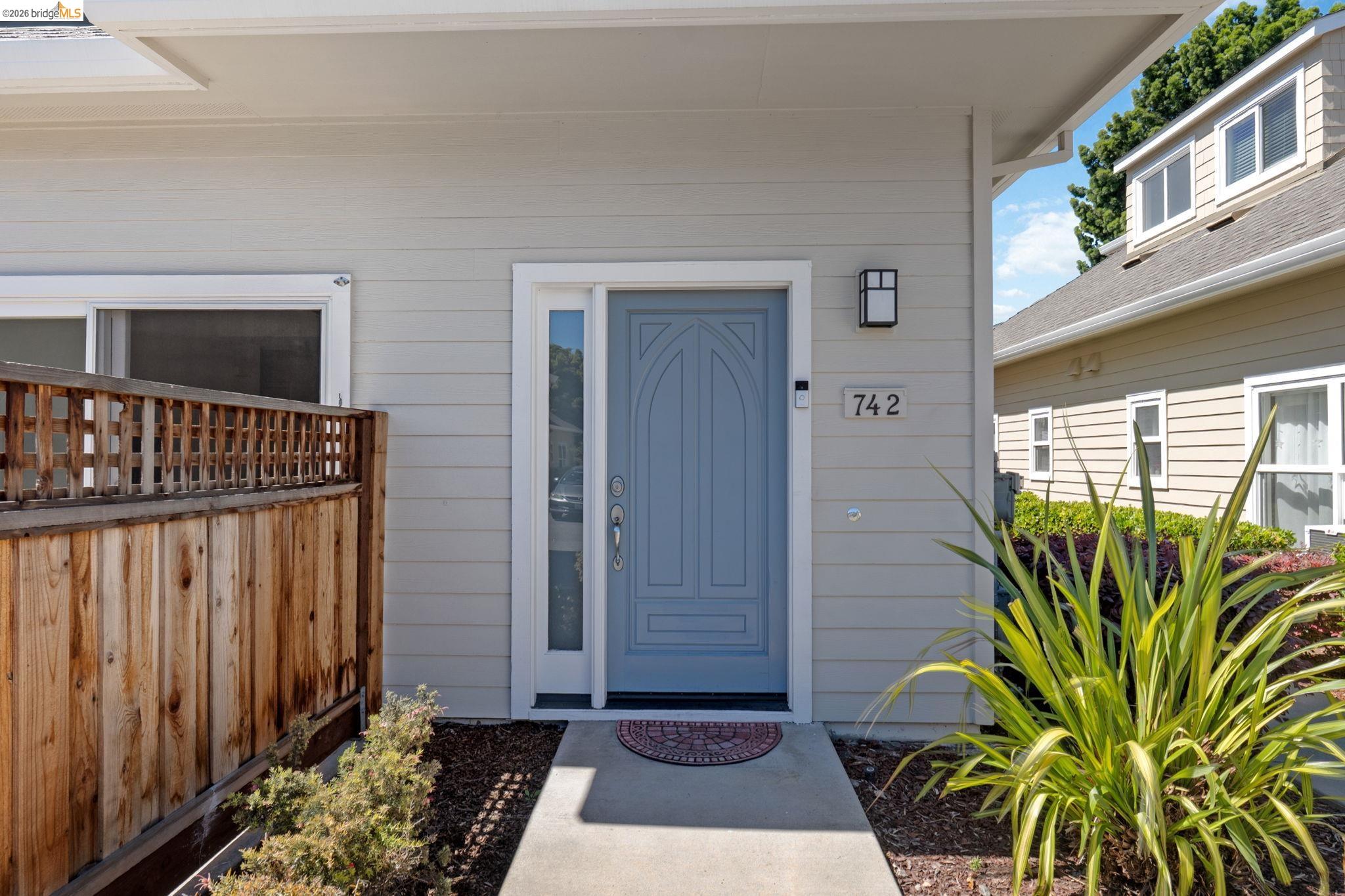 Detail Gallery Image 2 of 43 For 742 Cottage Ct, Mountain View,  CA 94043-2635 - 2 Beds | 2 Baths