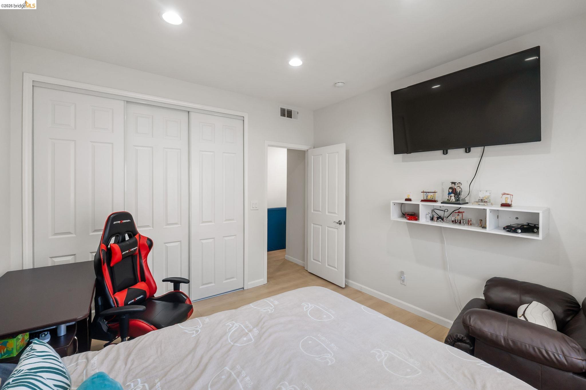 Detail Gallery Image 19 of 43 For 742 Cottage Ct, Mountain View,  CA 94043-2635 - 2 Beds | 2 Baths