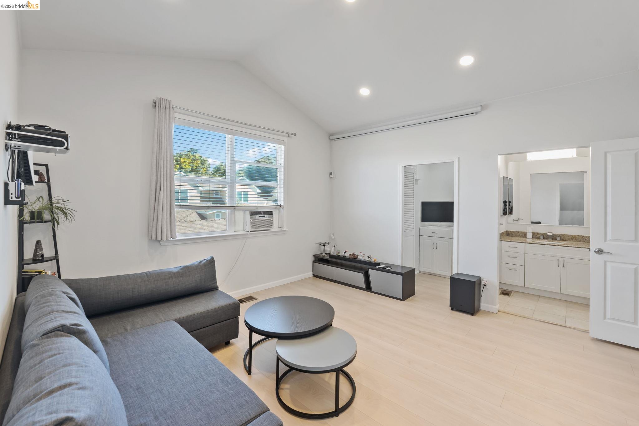 Detail Gallery Image 25 of 43 For 742 Cottage Ct, Mountain View,  CA 94043-2635 - 2 Beds | 2 Baths