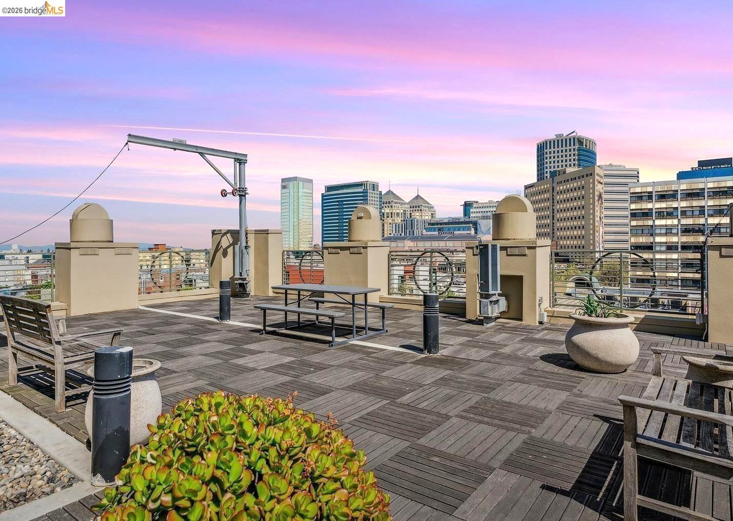 Detail Gallery Image 5 of 15 For 423 7th St #303,  Oakland,  CA 94607 - 2 Beds | 1 Baths