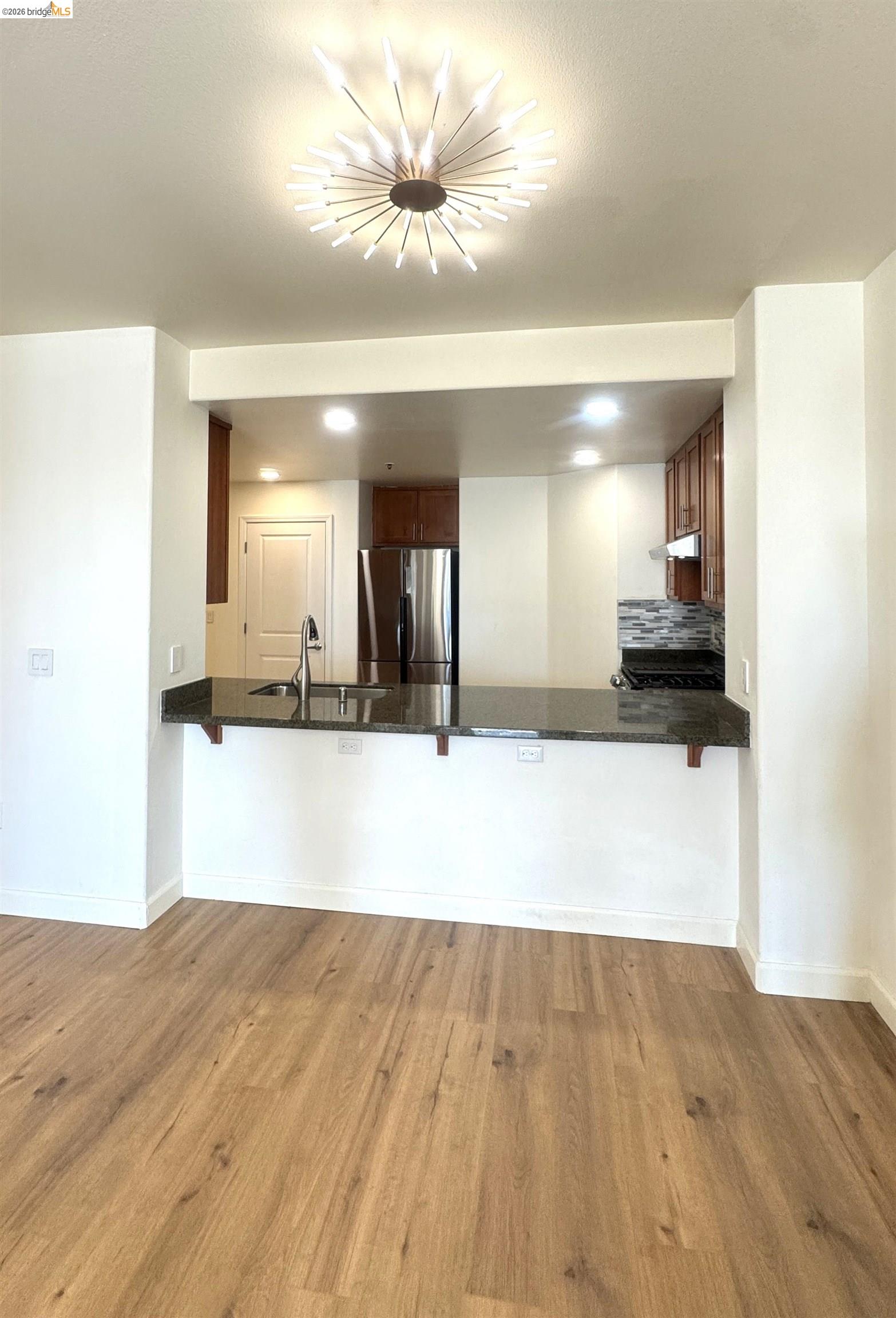 Detail Gallery Image 6 of 15 For 423 7th St #303,  Oakland,  CA 94607 - 2 Beds | 1 Baths