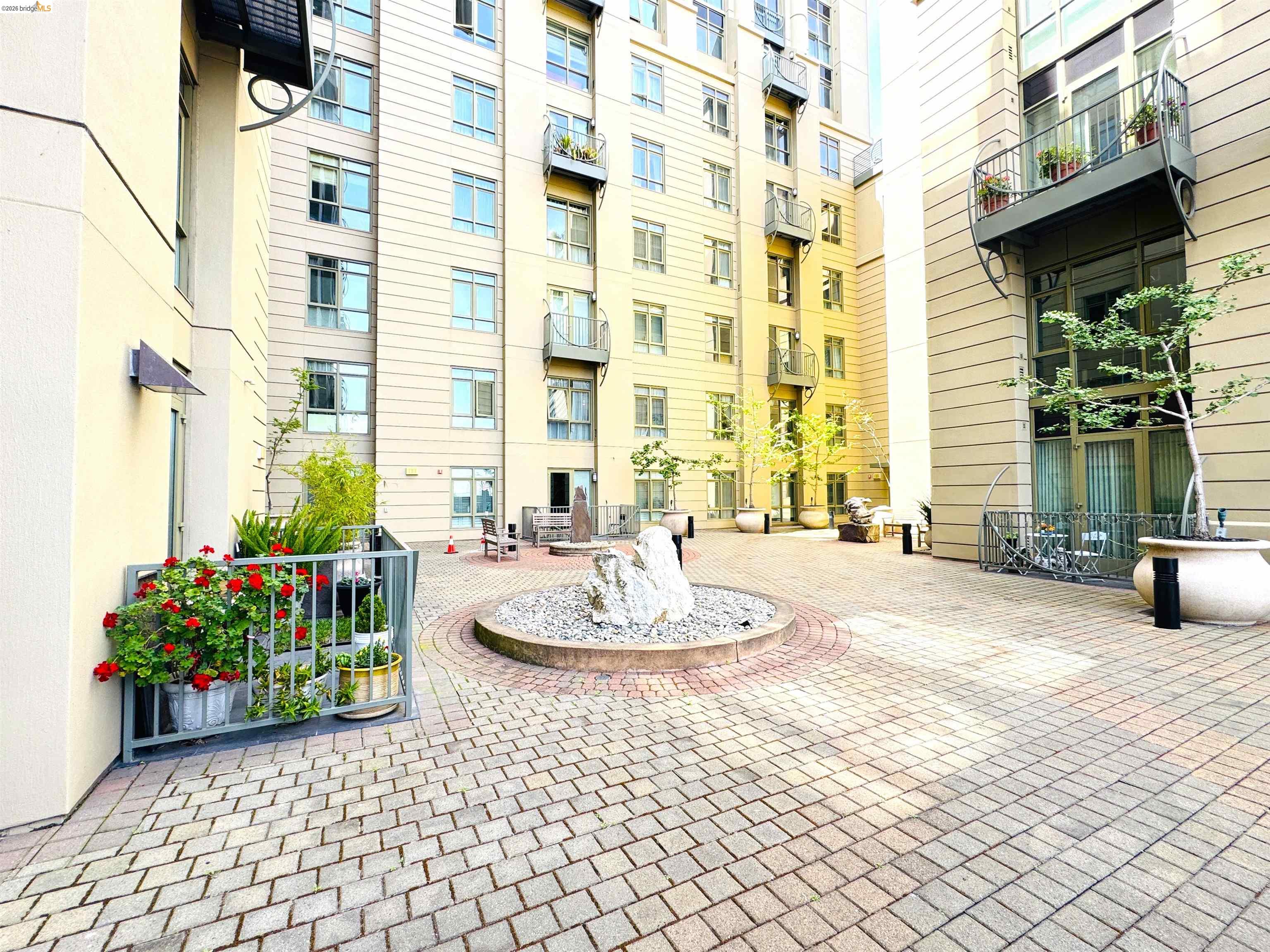 Photo #8: 41131189 Listing: Photo #8